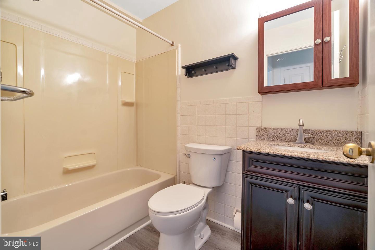 EAGLE CROSSING - Residential Lease