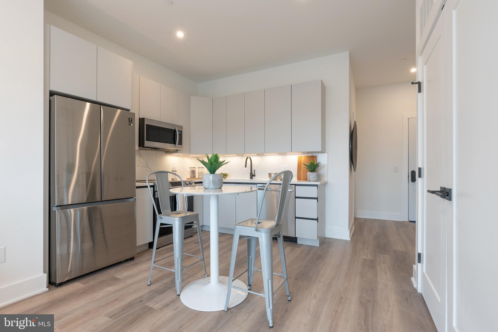 1421 E COLUMBIA AVENUE 301