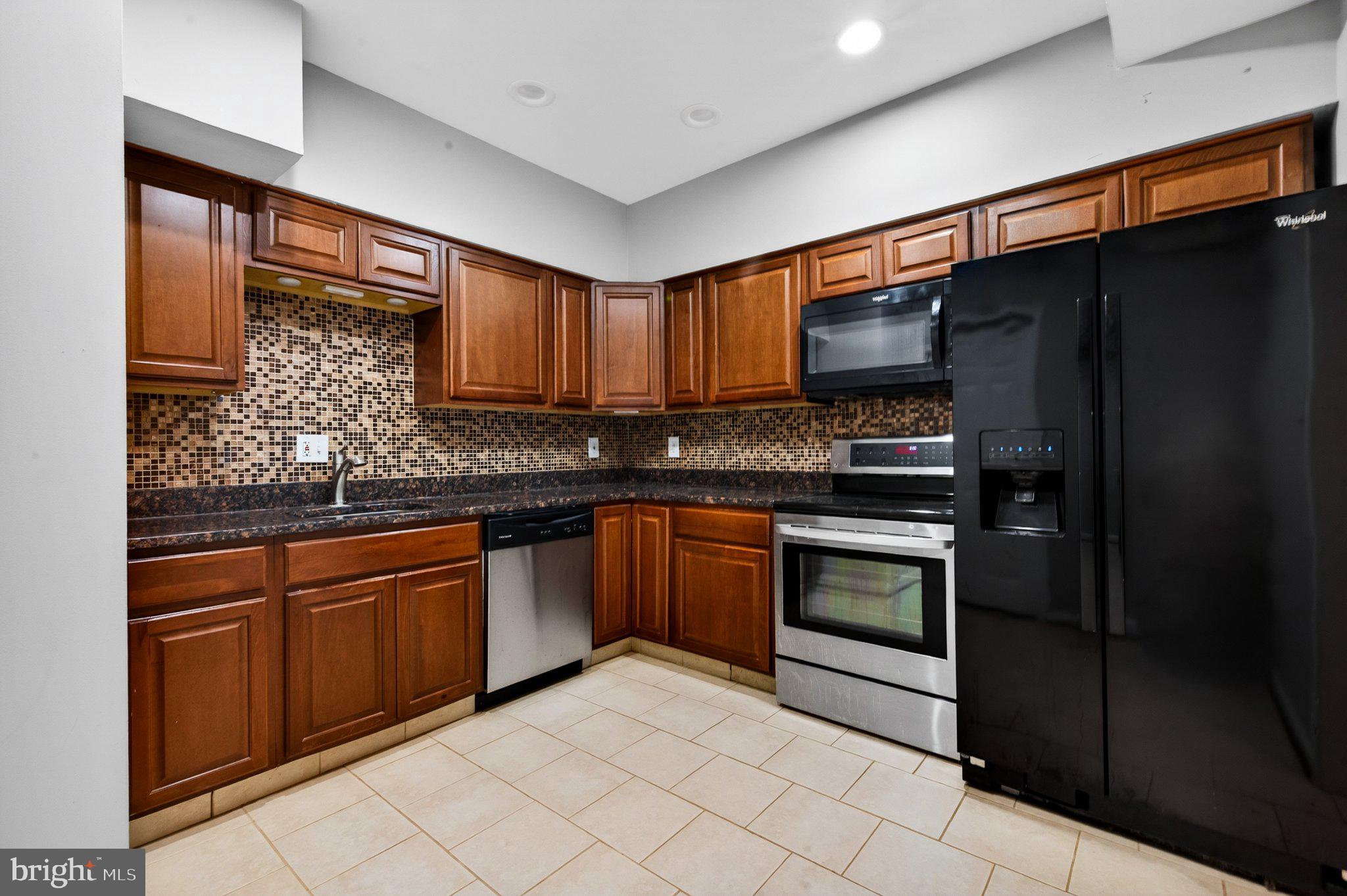 ELYSIAN WOODS - Residential
