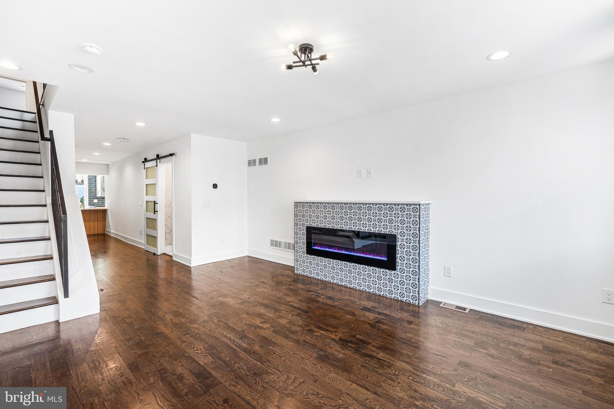 LOWER MOYAMENSING - Residential