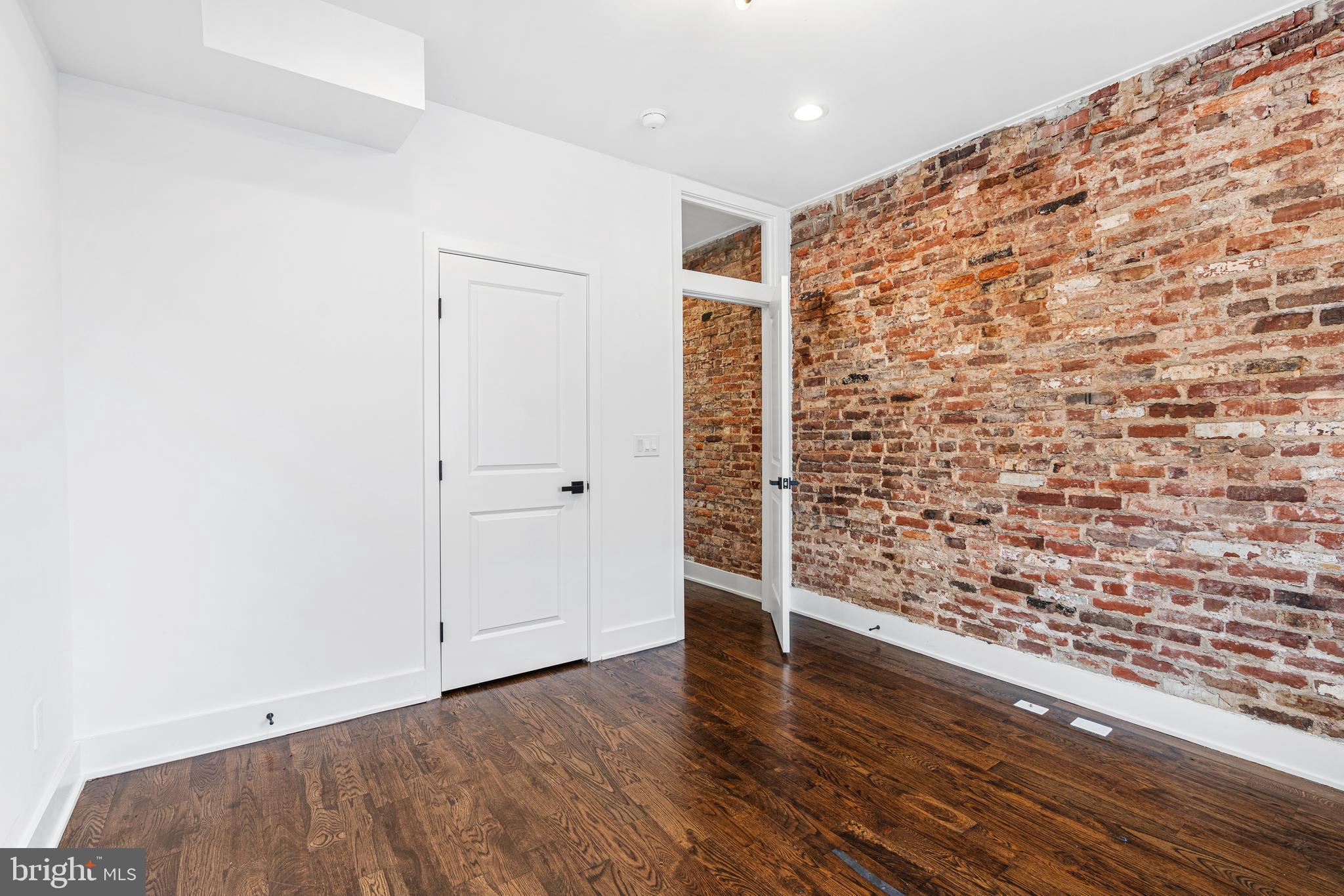 LOWER MOYAMENSING - Residential