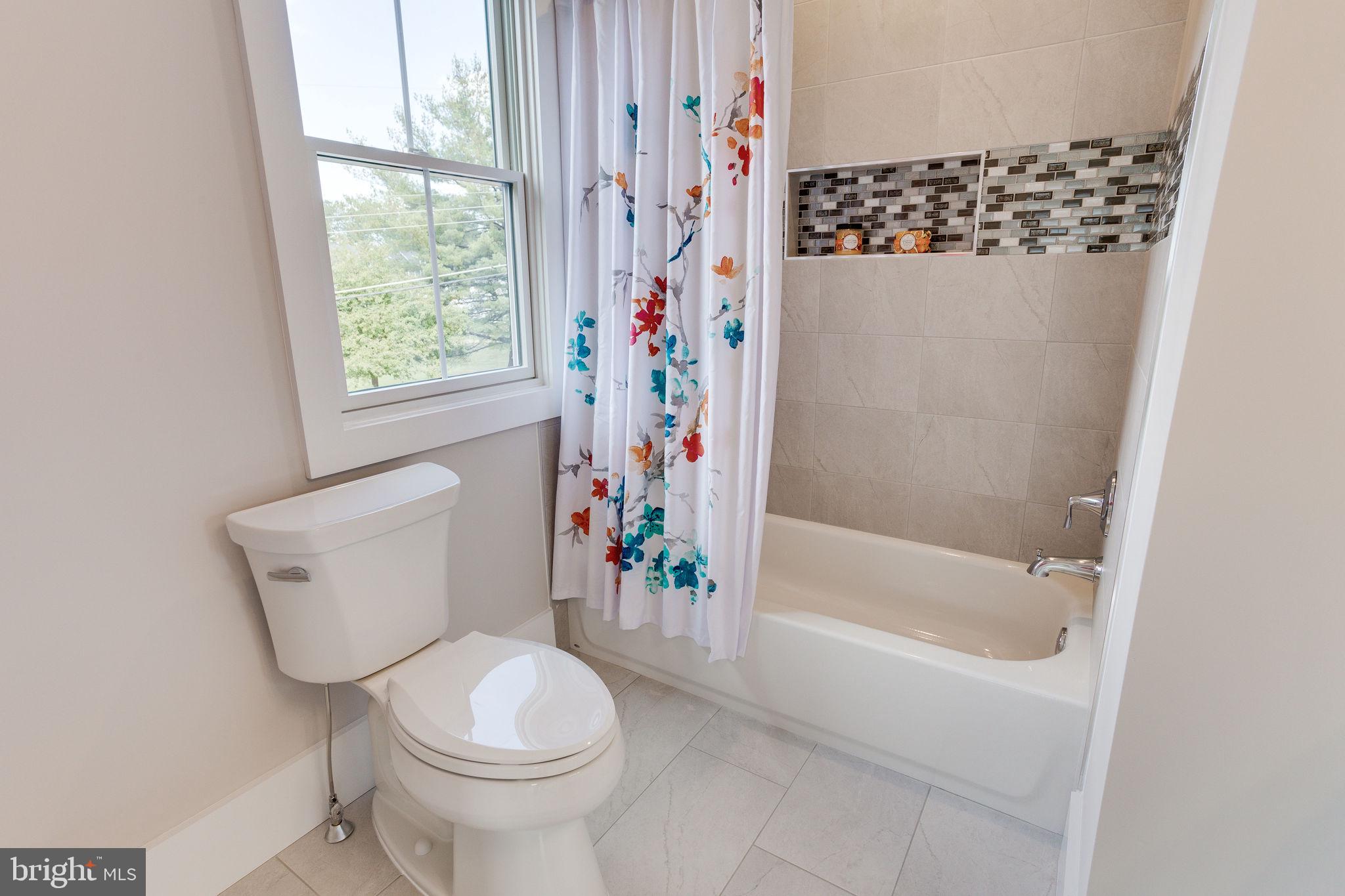 VIENNA WOODS - Residential