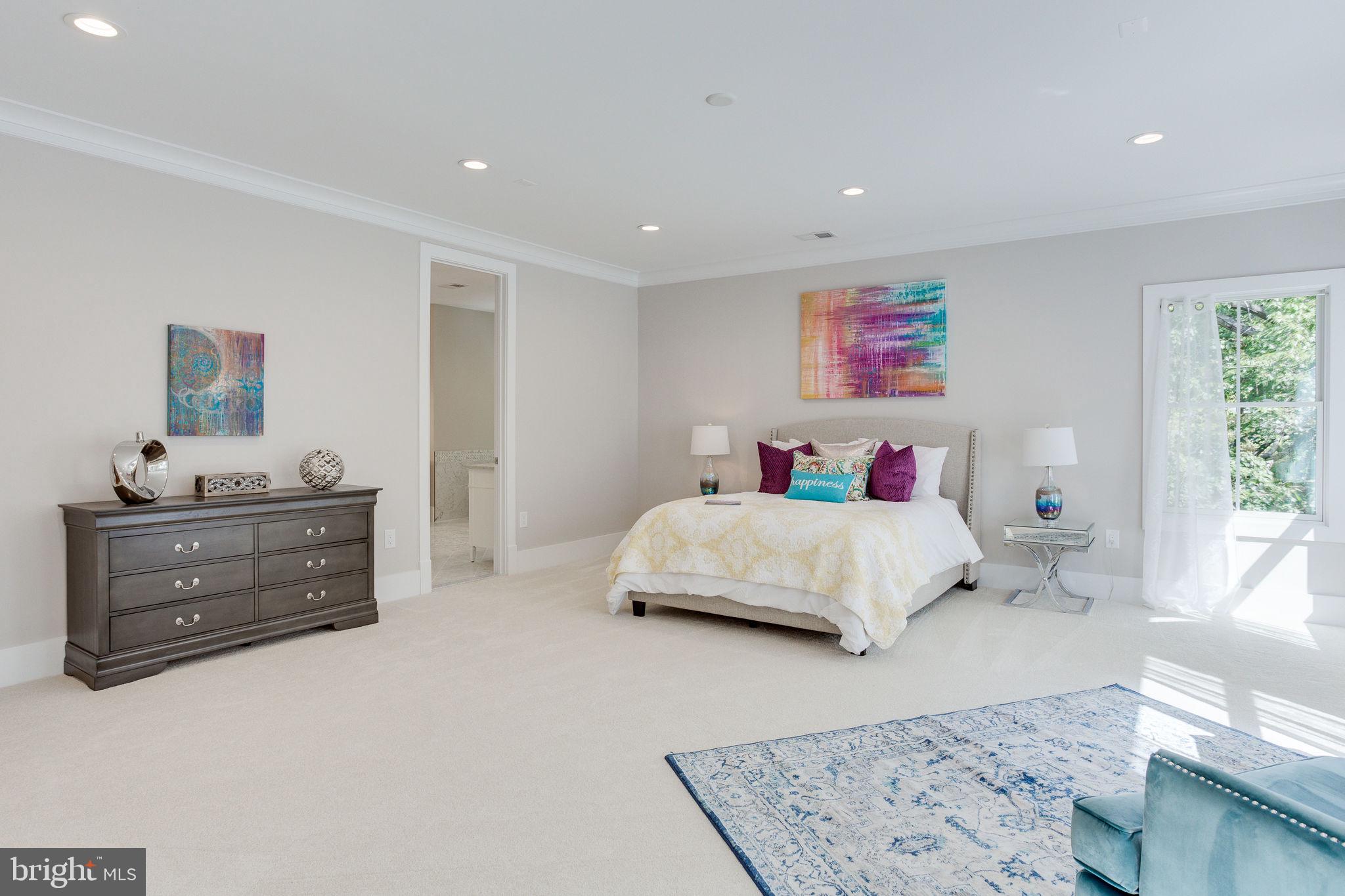 VIENNA WOODS - Residential