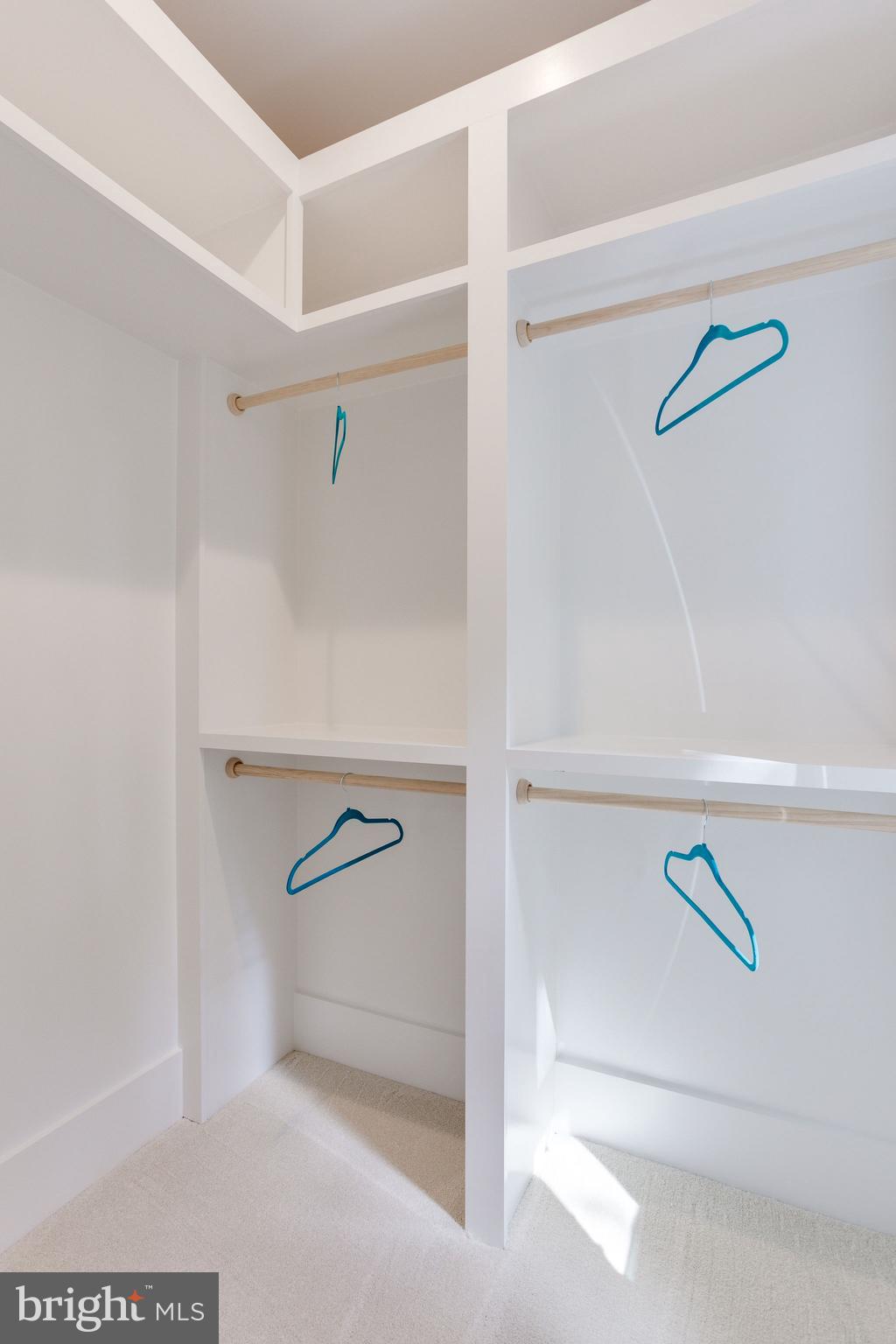 VIENNA WOODS - Residential