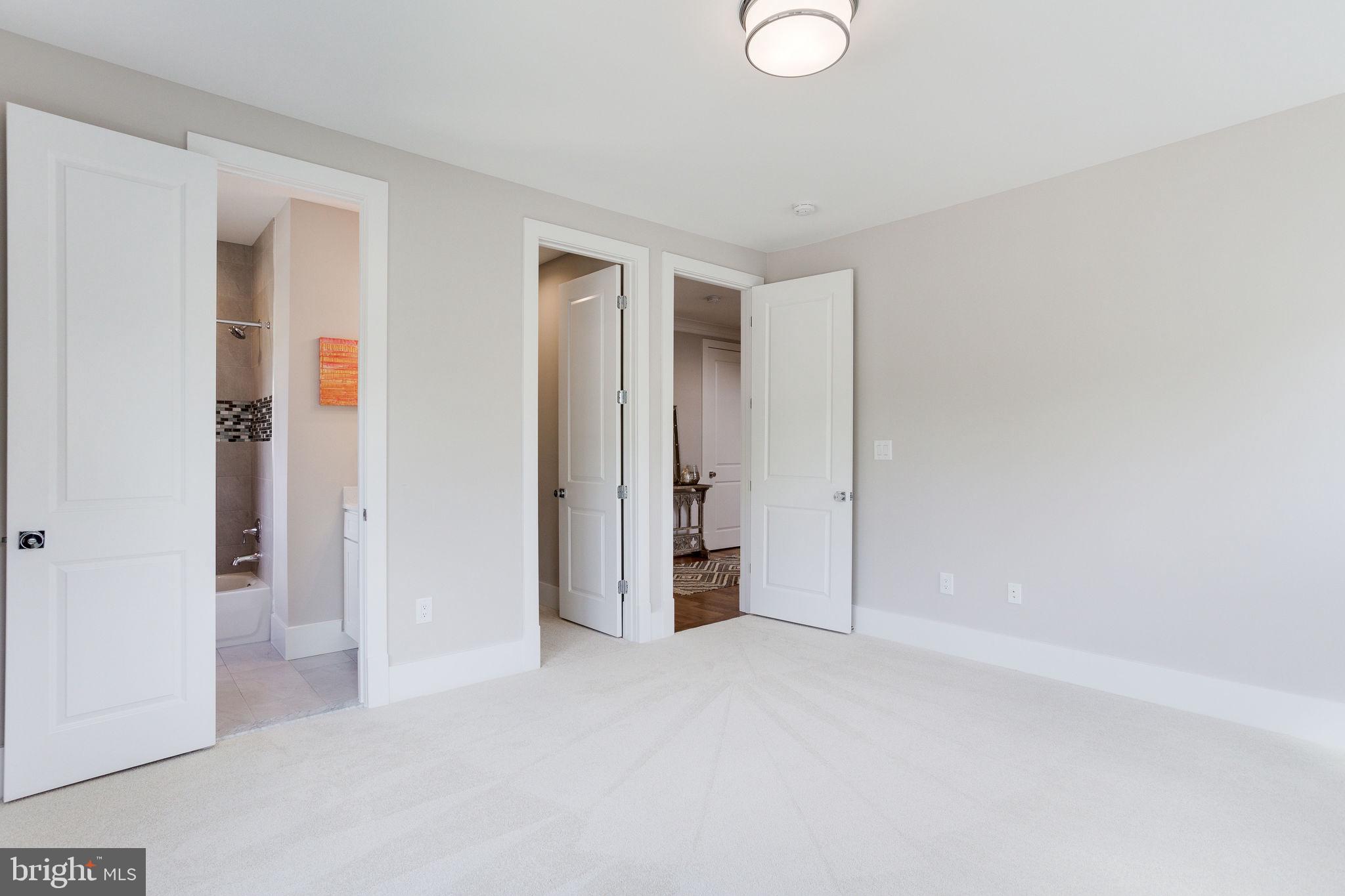 VIENNA WOODS - Residential