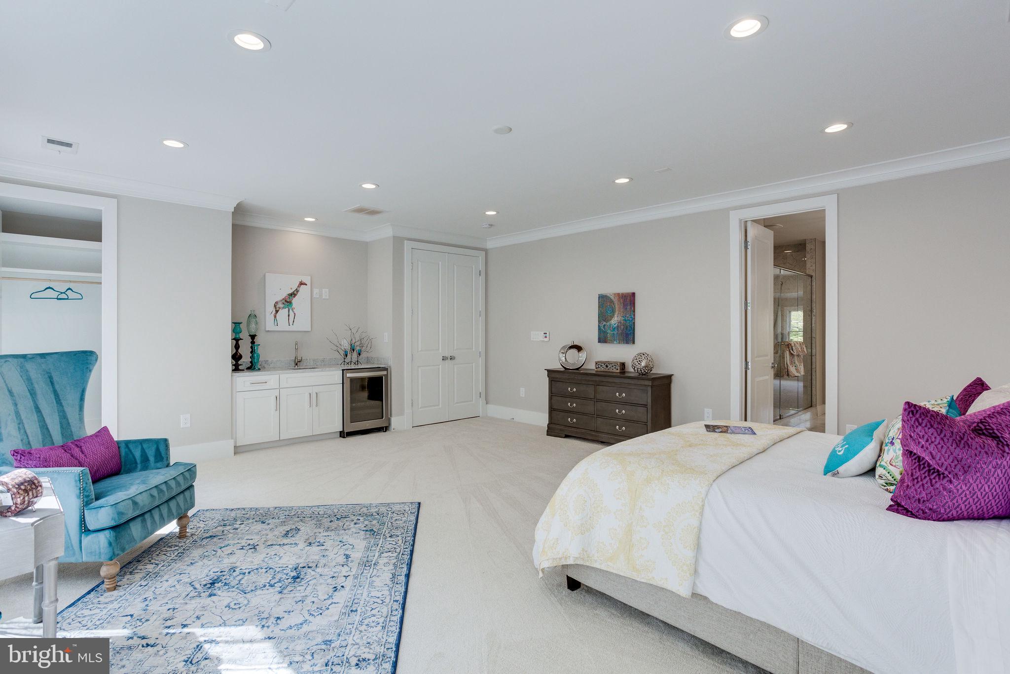 VIENNA WOODS - Residential