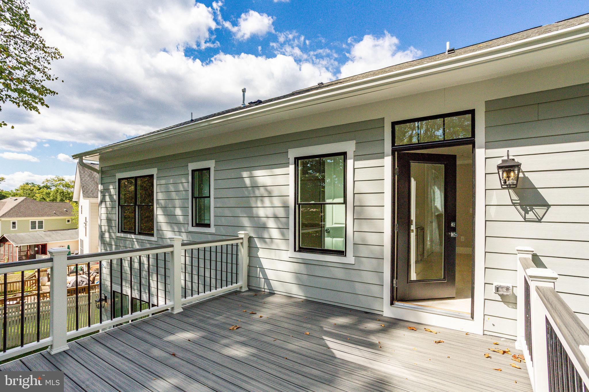 VIENNA WOODS - Residential