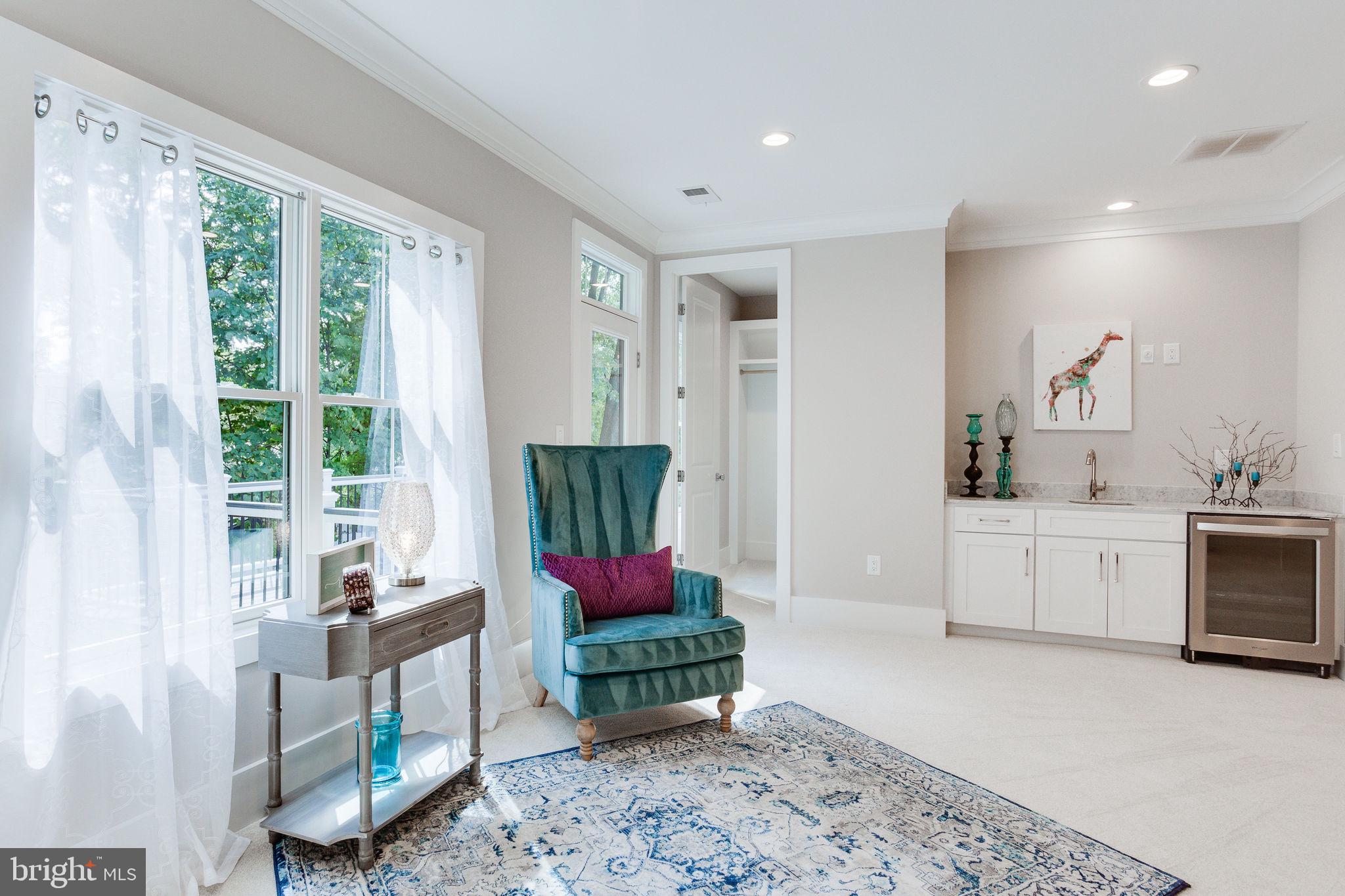 VIENNA WOODS - Residential