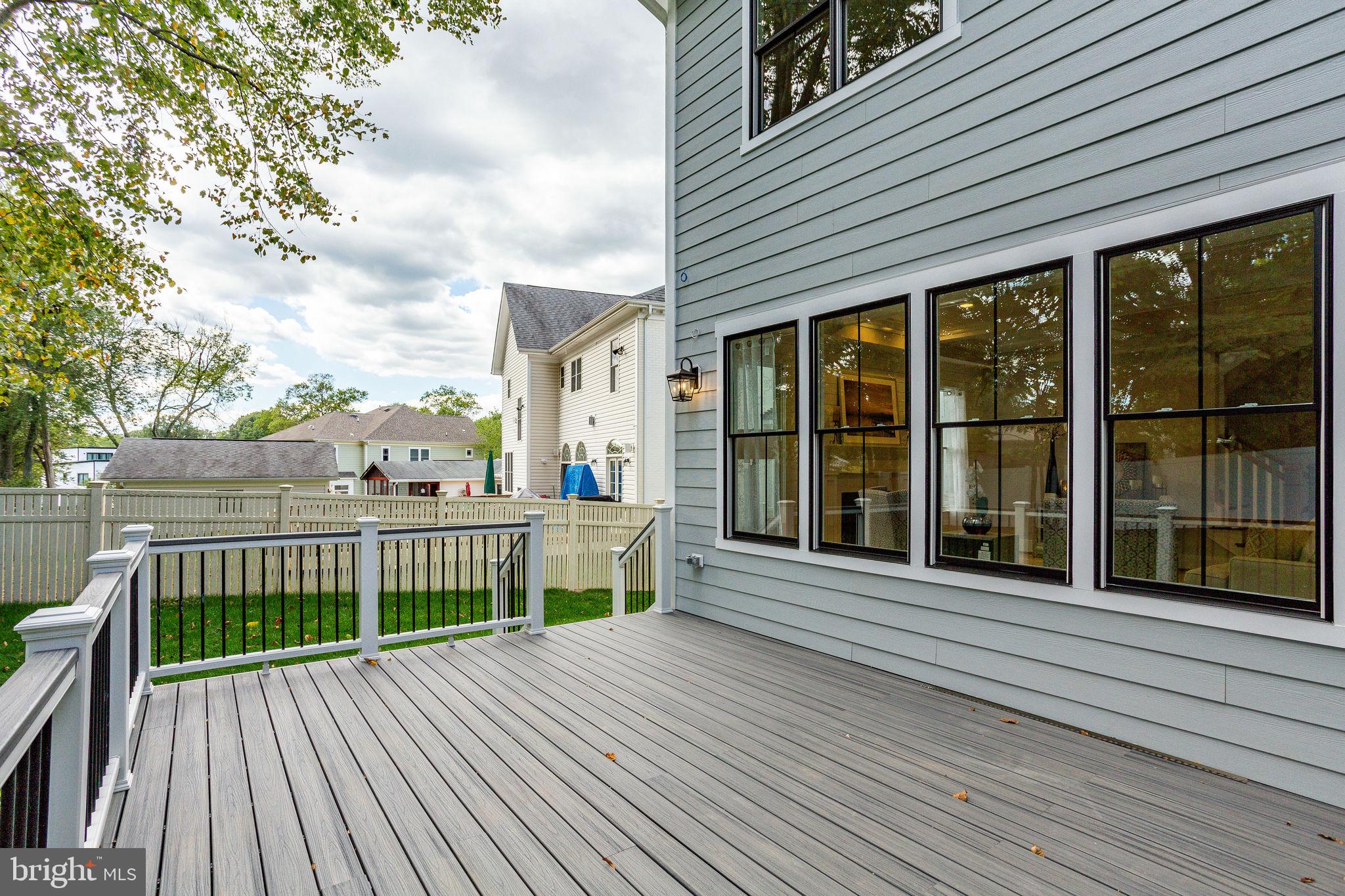 VIENNA WOODS - Residential