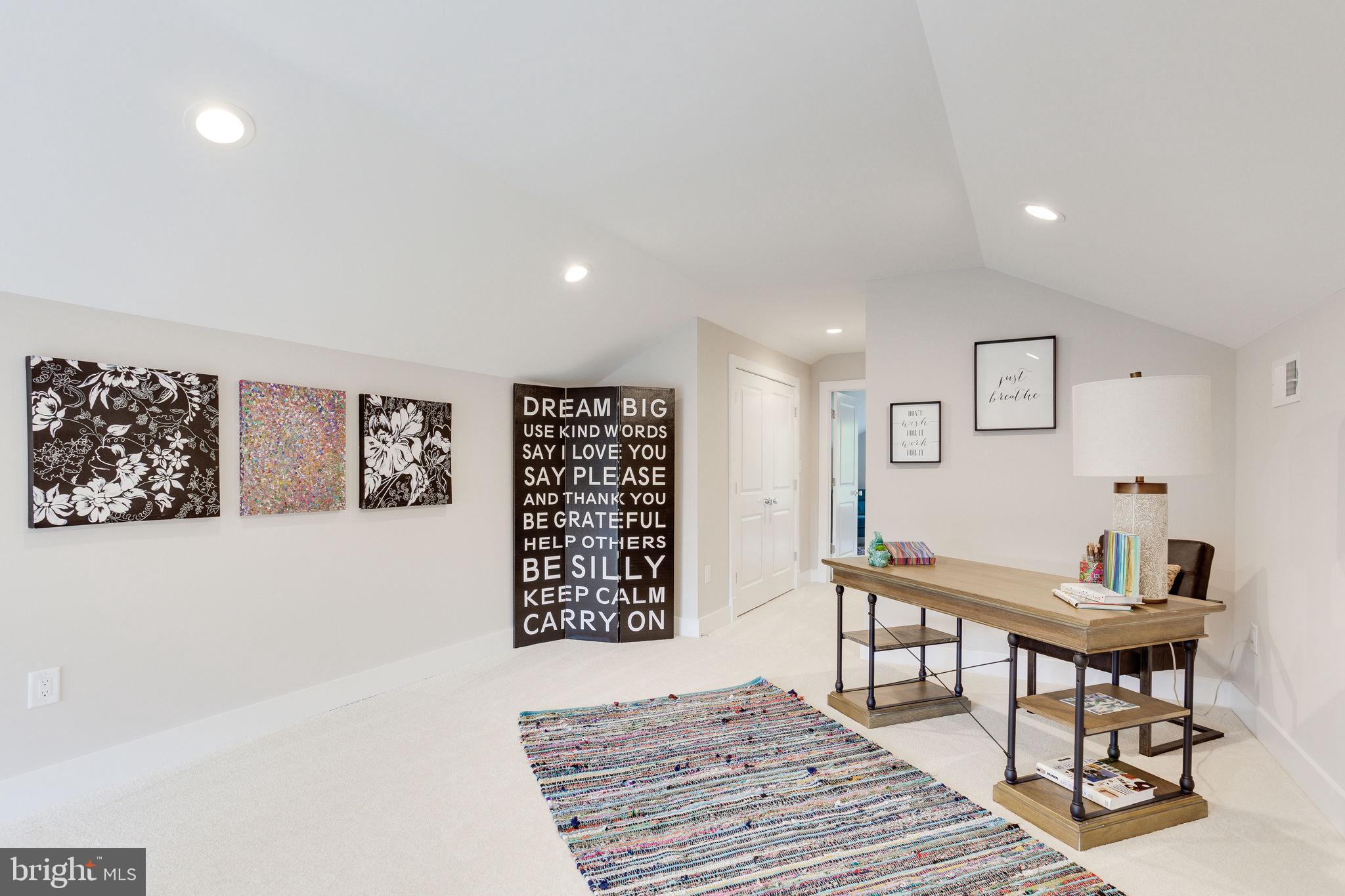 VIENNA WOODS - Residential