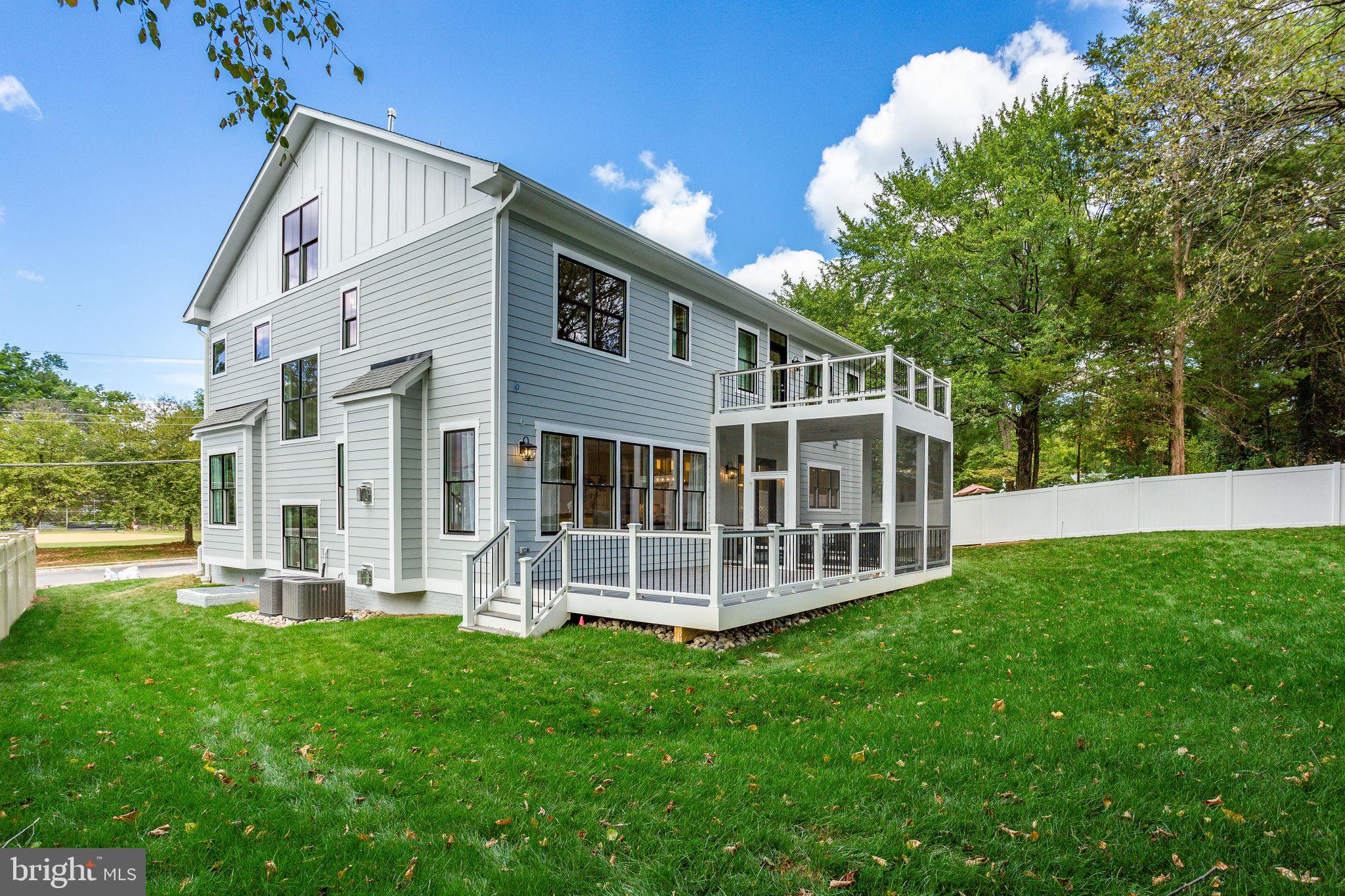 VIENNA WOODS - Residential