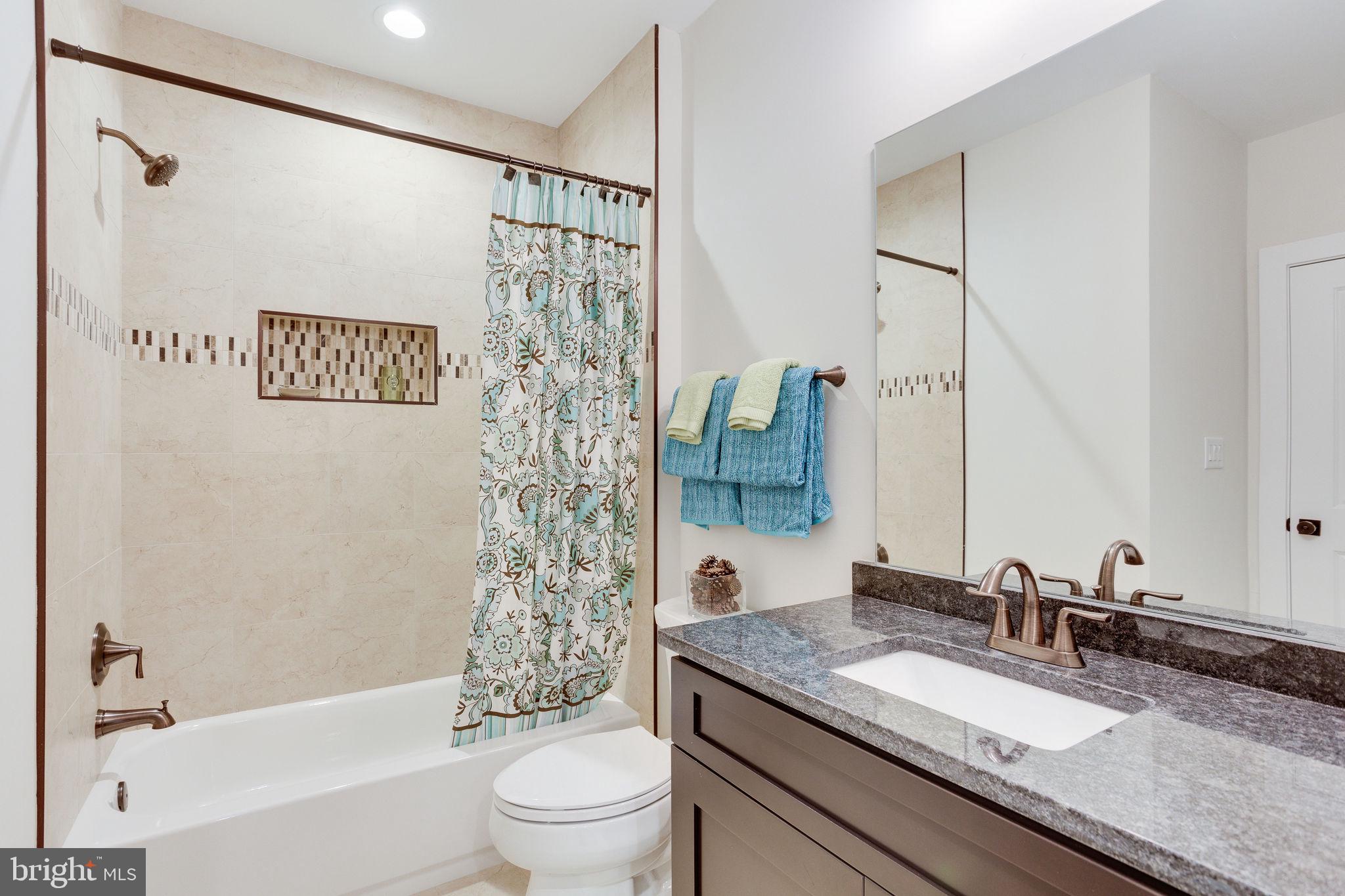 VIENNA WOODS - Residential