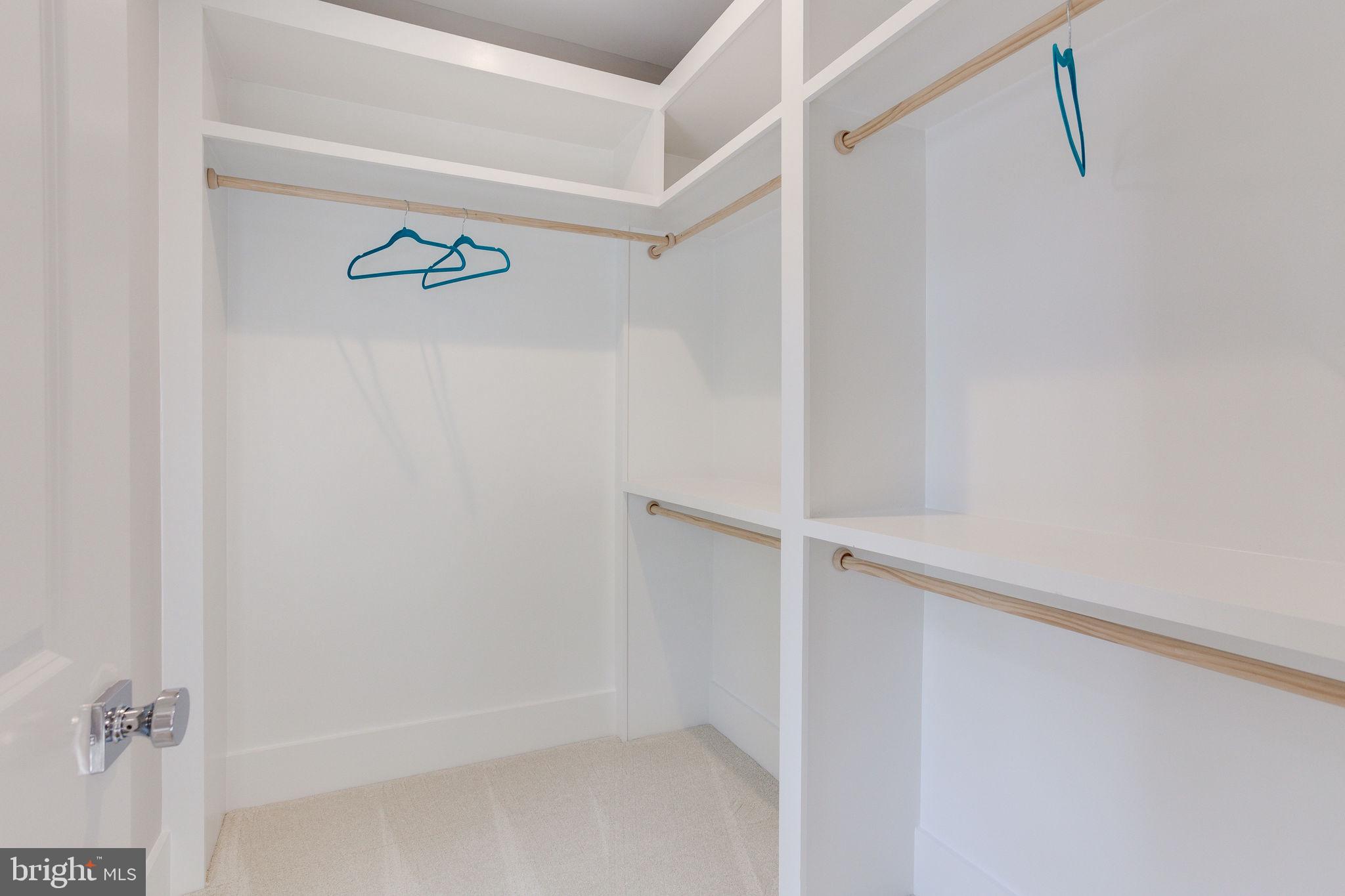 VIENNA WOODS - Residential