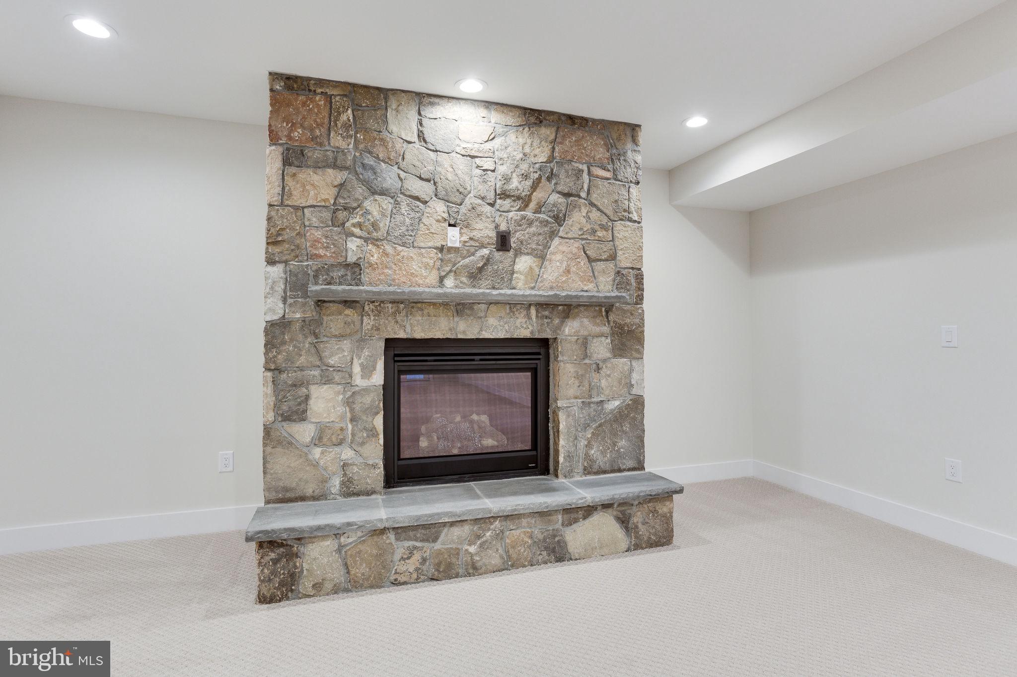 VIENNA WOODS - Residential