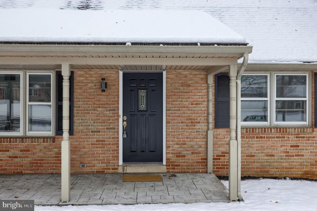 Photo of 5421 Rainbow Drive, EAST PETERSBURG, PA 17520 (MLS # PALA2080800)