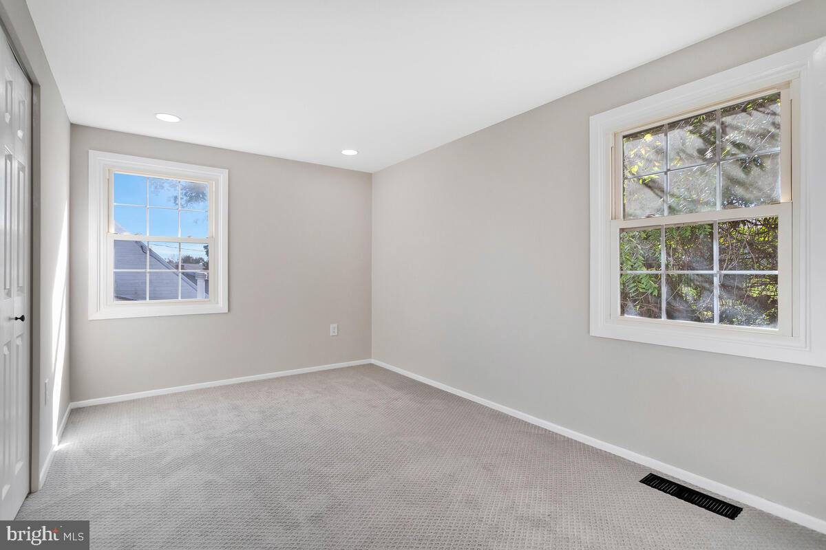 KENILWORTH - Residential