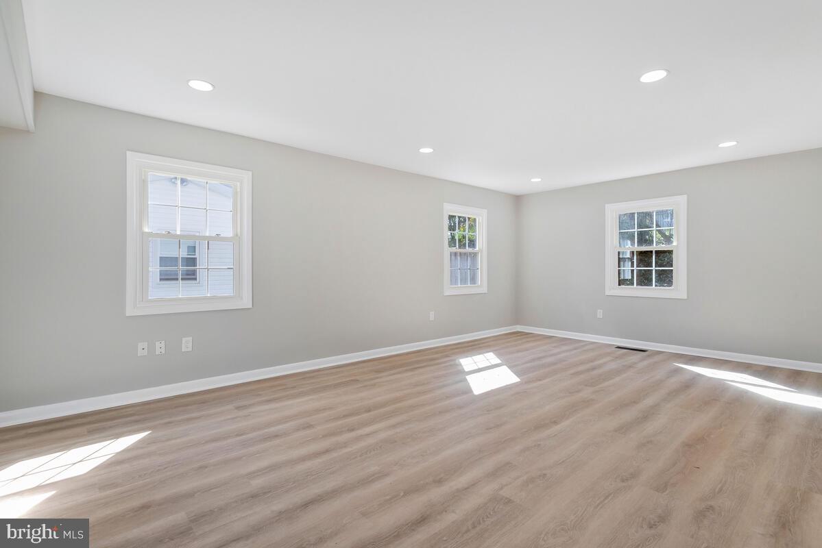 KENILWORTH - Residential