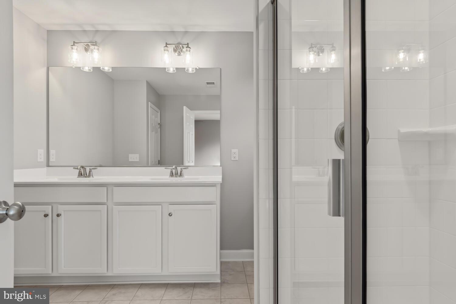 PATRIOT SQUARE - Residential Lease