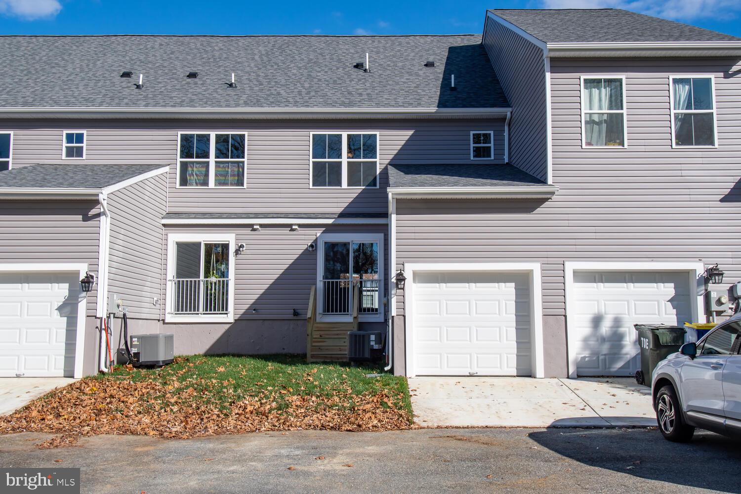 PATRIOT SQUARE - Residential Lease