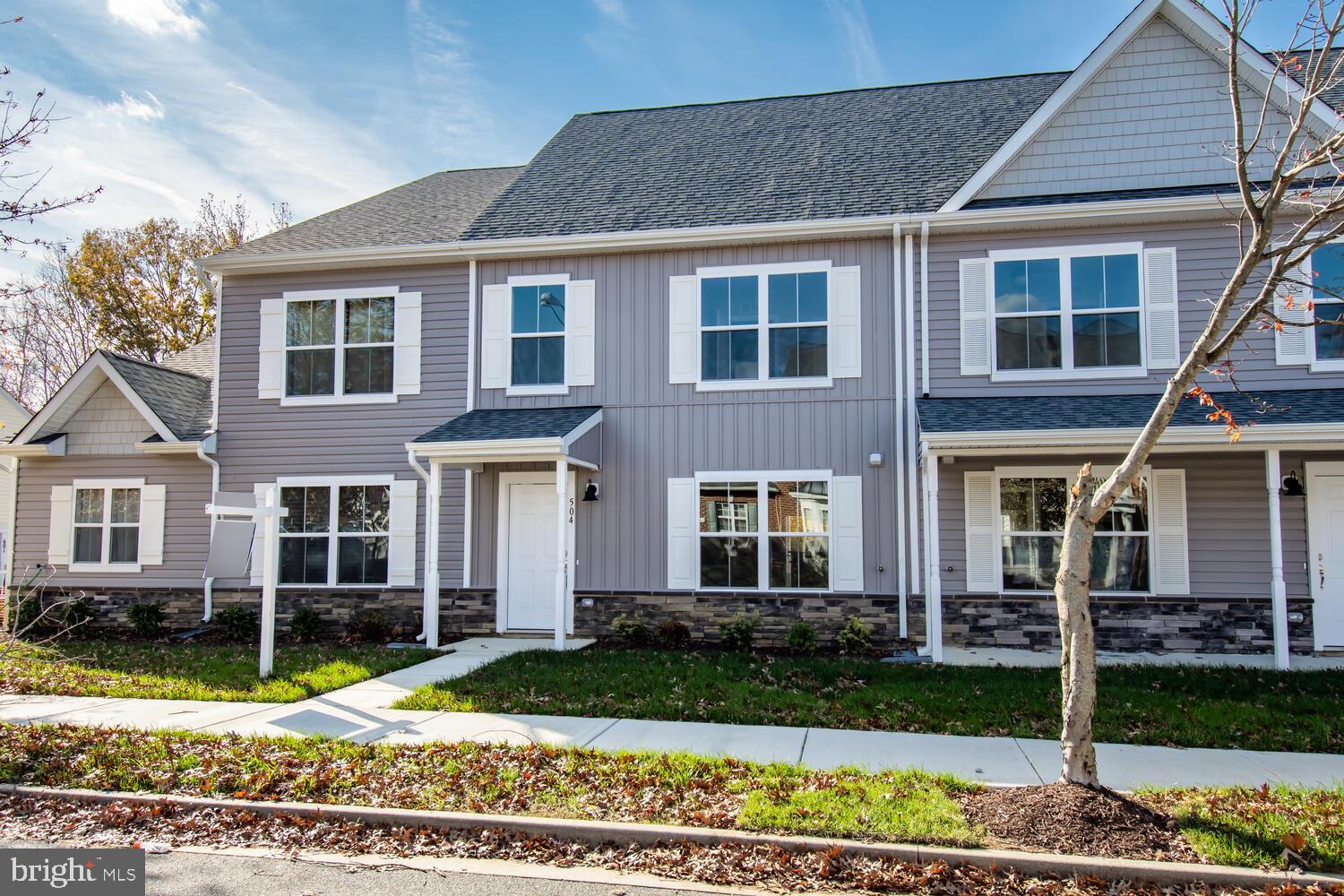 PATRIOT SQUARE - Residential Lease