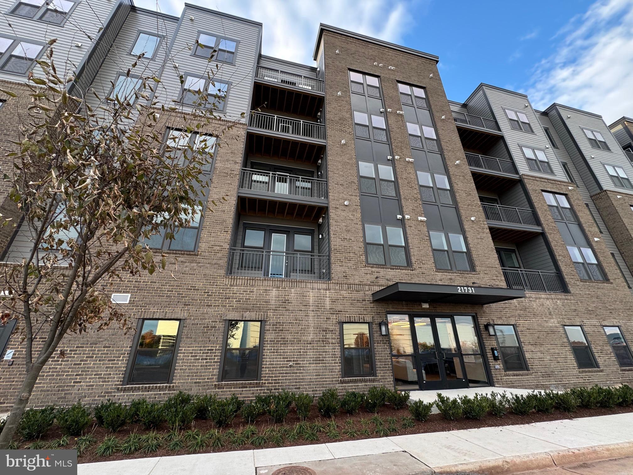 WAXPOOL CROSSING - Residential Lease