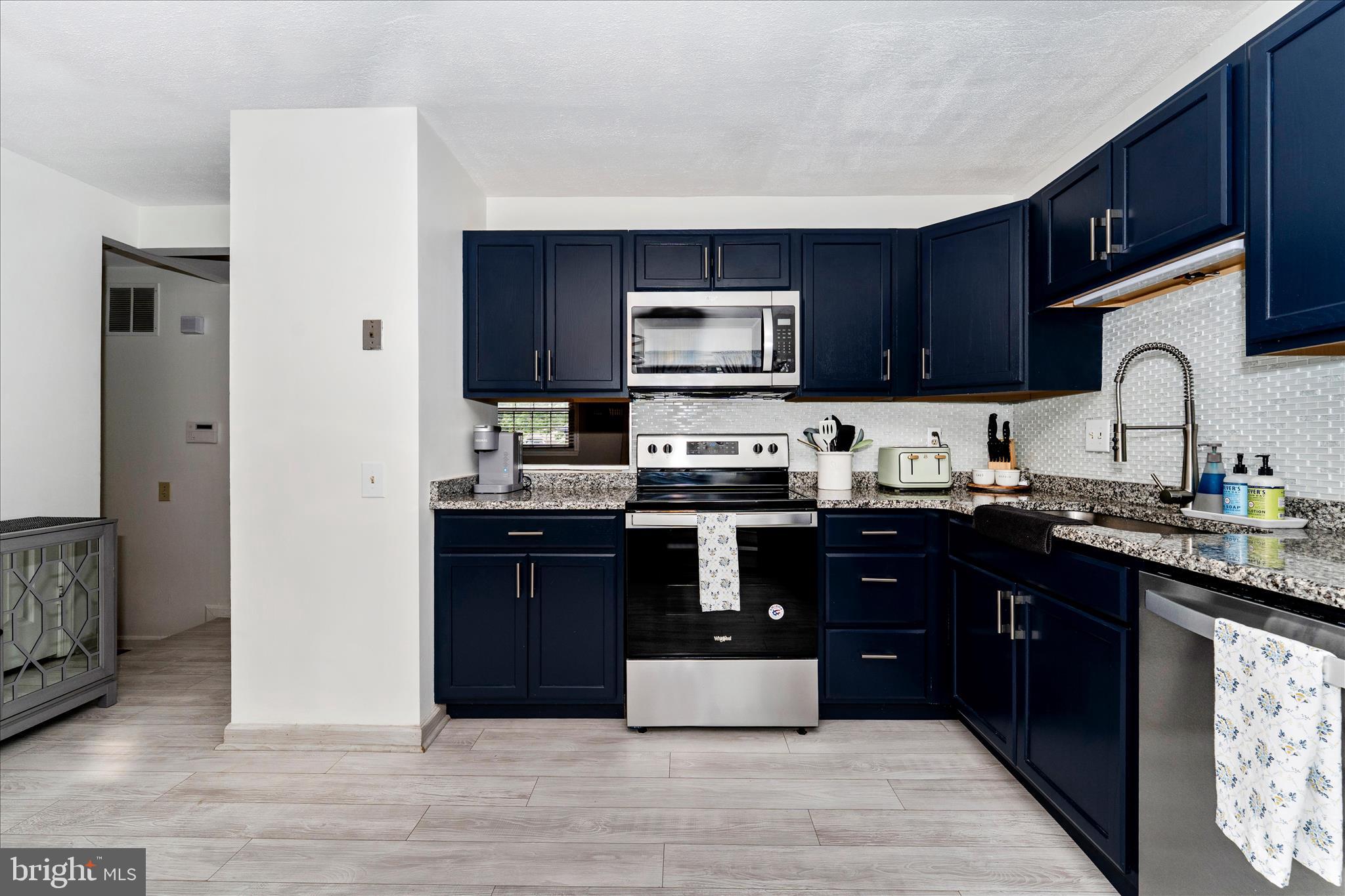 5798 SUNSET VIEW LN