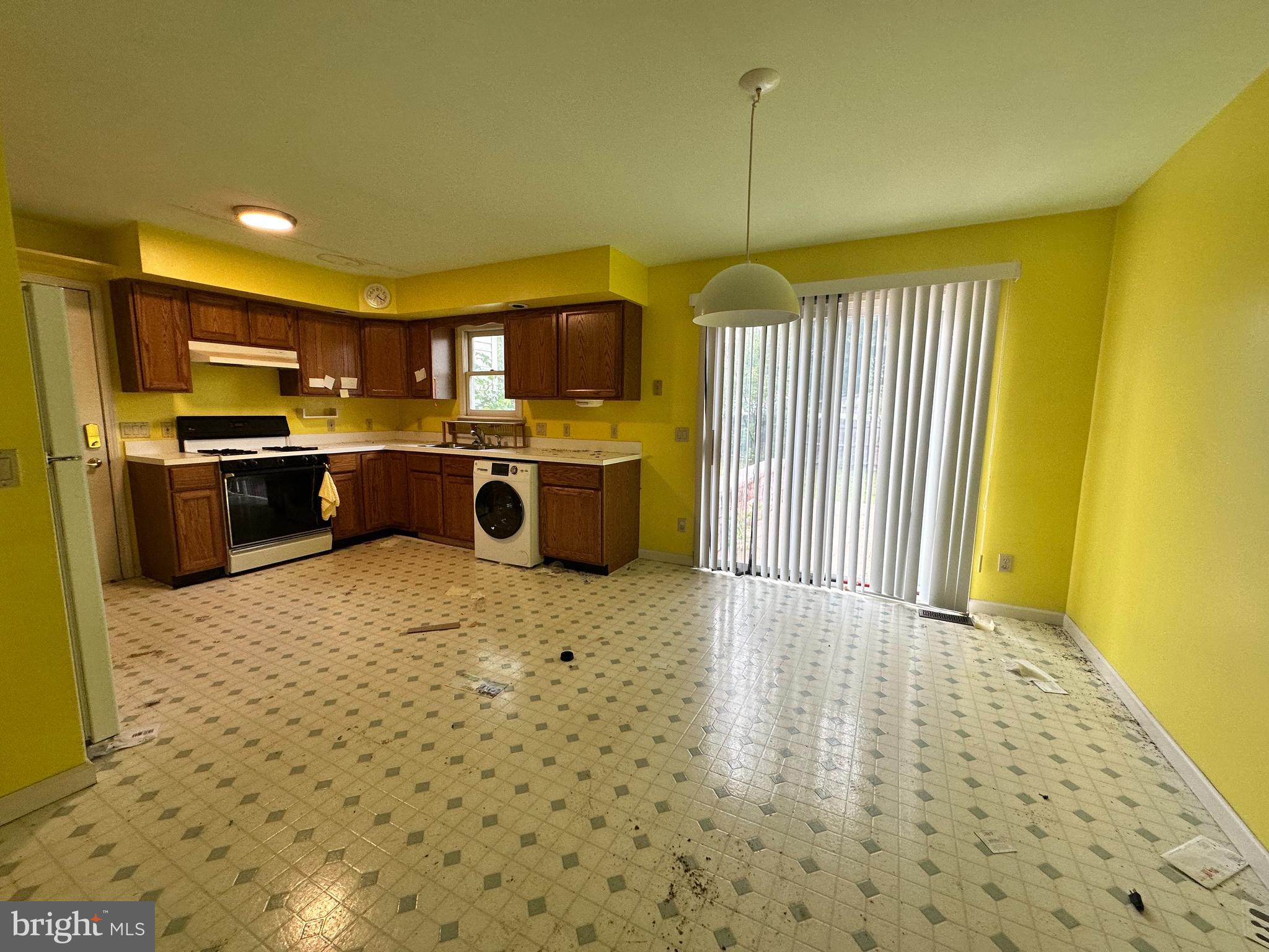 123 DESCHLER BOULEVARD