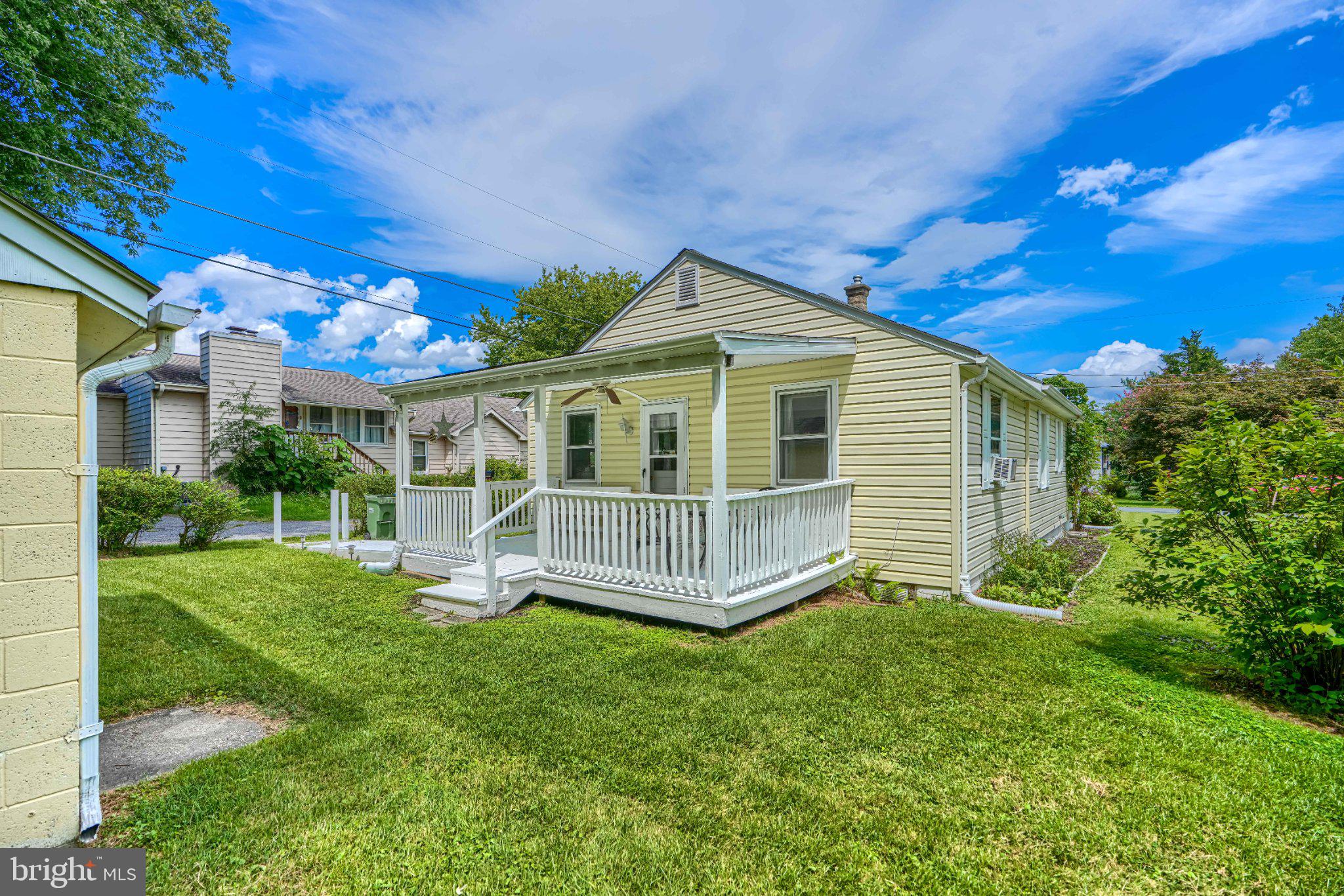 206 OAK STREET