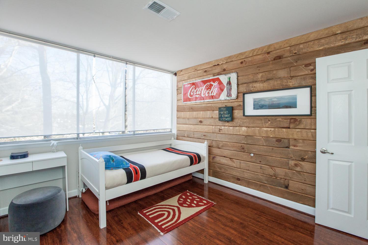 BRIARWOOD COURT - Residential