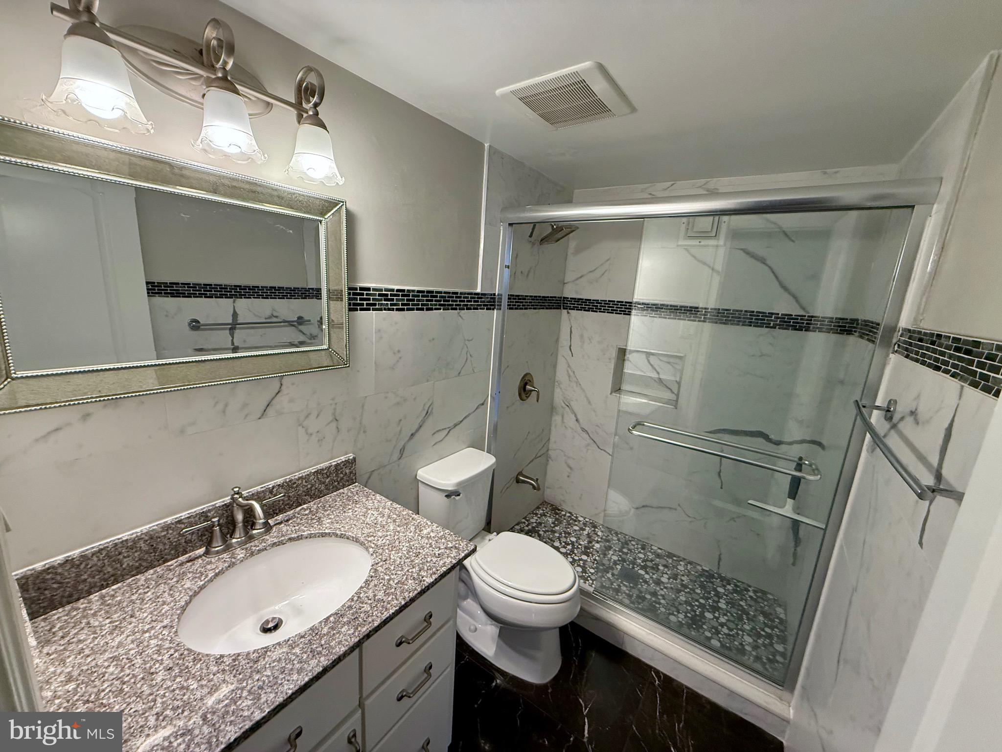 BRIARWOOD COURT - Residential