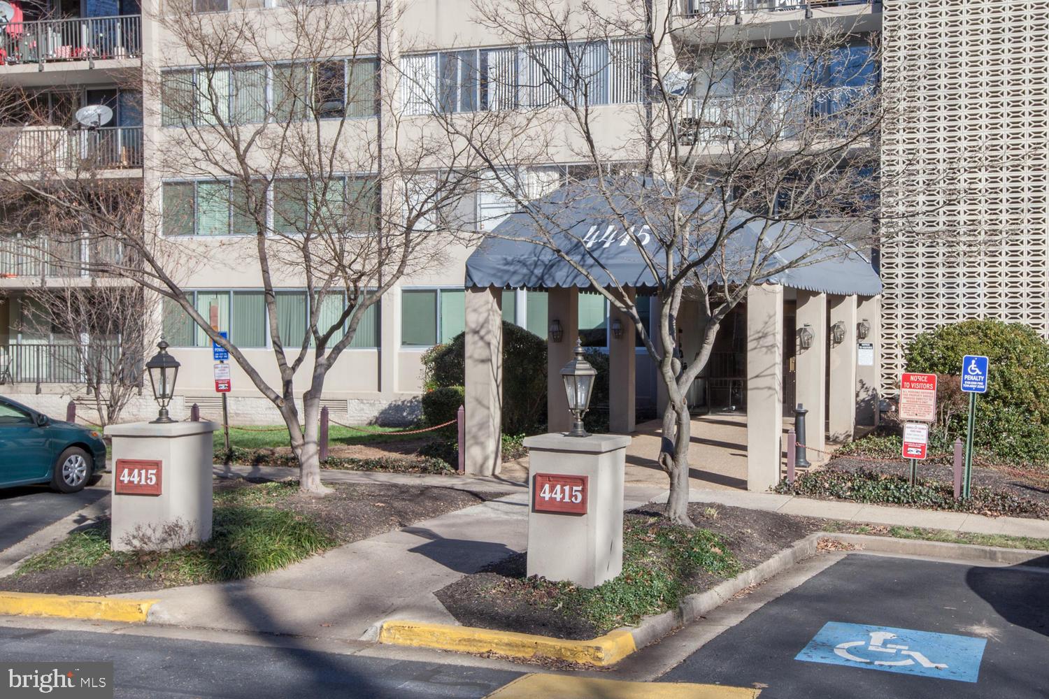 BRIARWOOD COURT - Residential