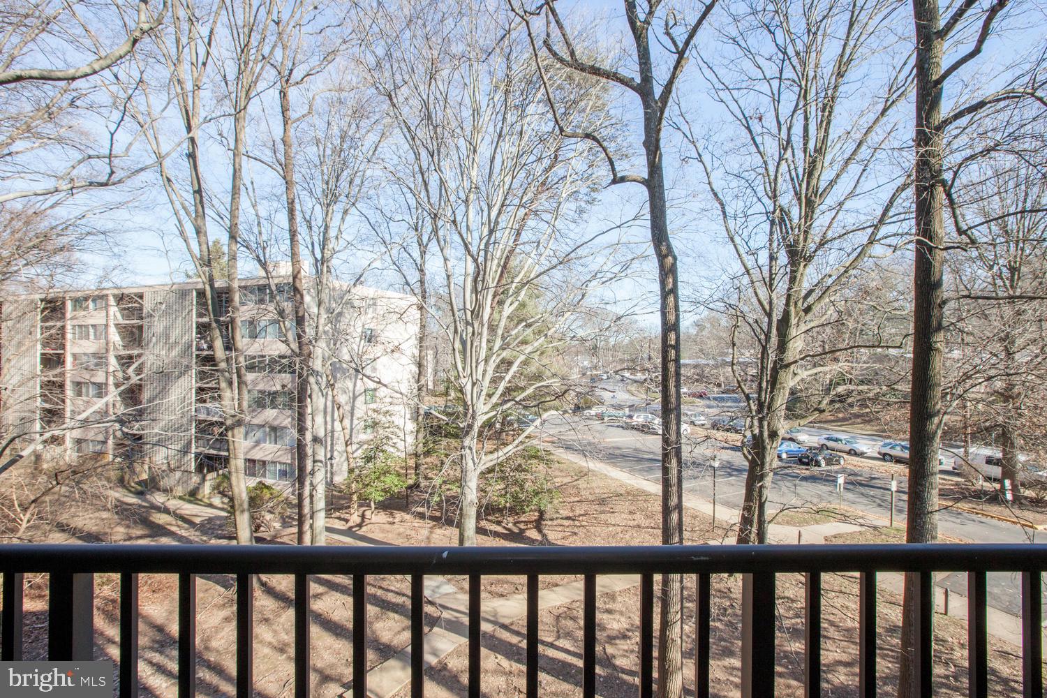 BRIARWOOD COURT - Residential