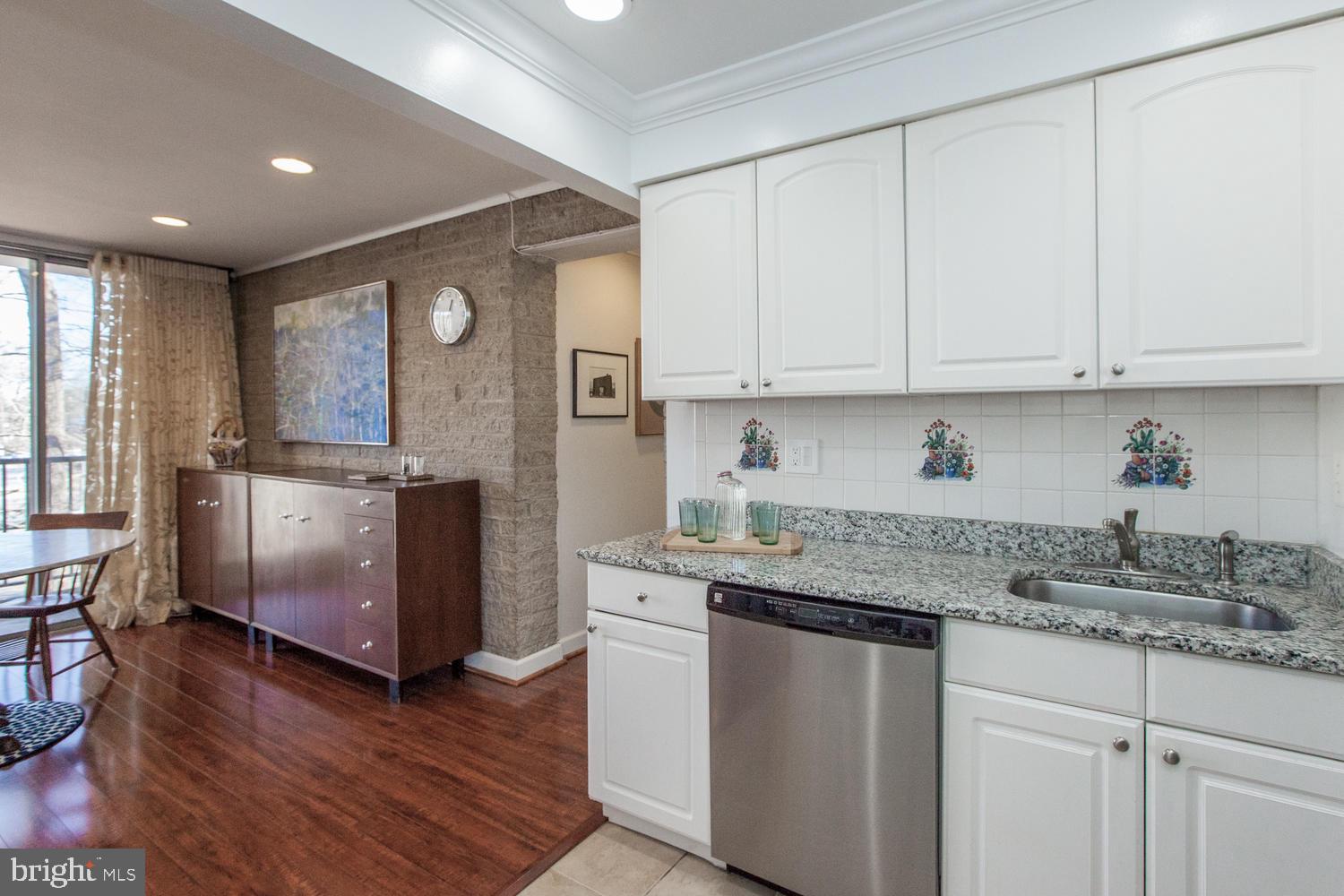 BRIARWOOD COURT - Residential