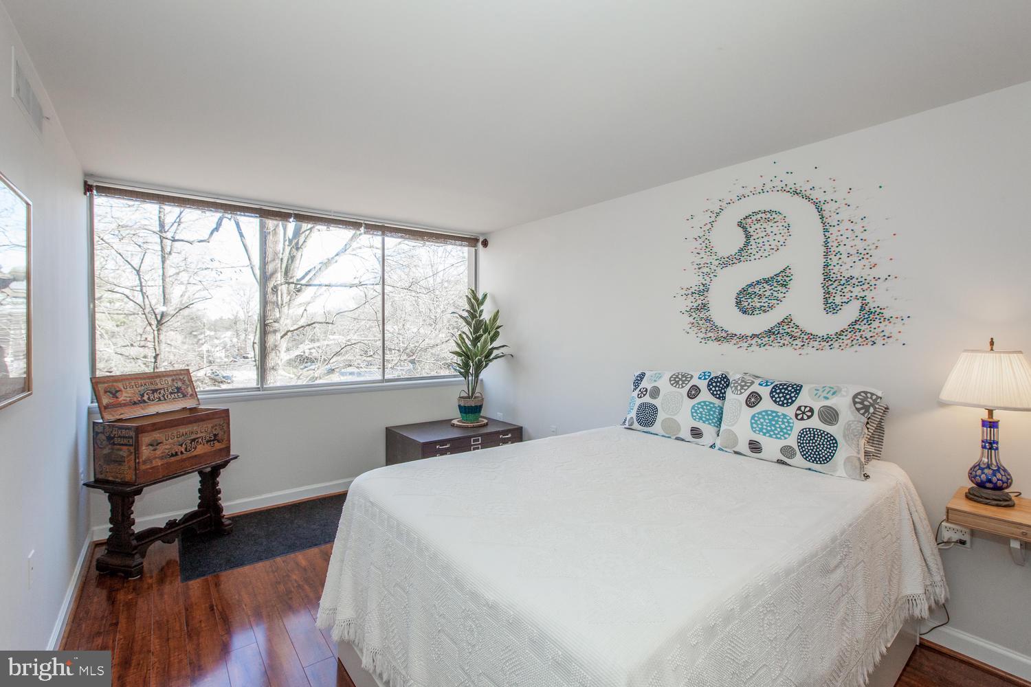 BRIARWOOD COURT - Residential