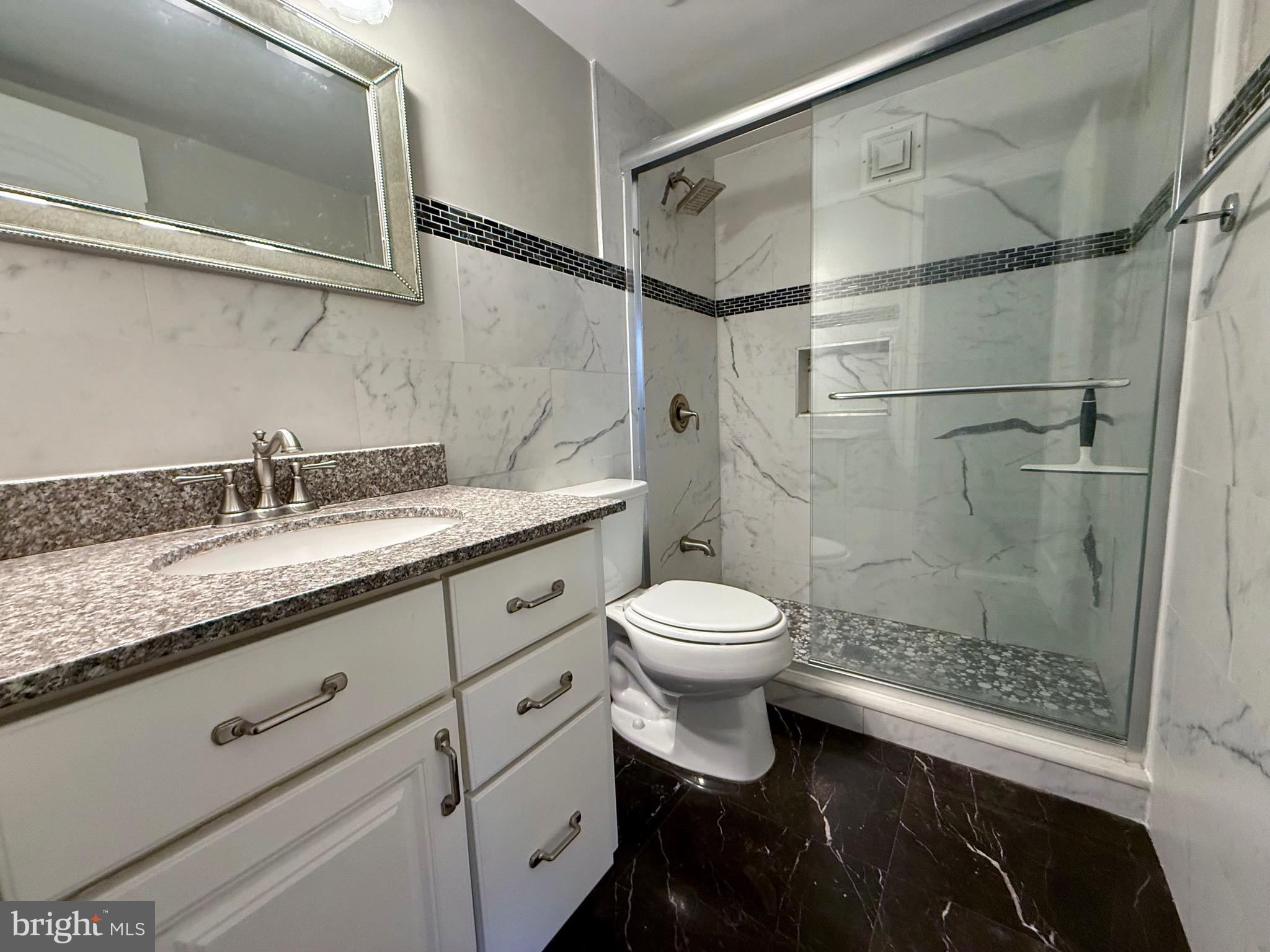 BRIARWOOD COURT - Residential