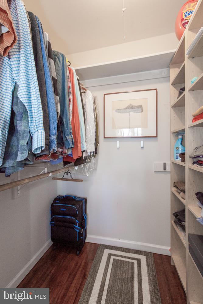 BRIARWOOD COURT - Residential