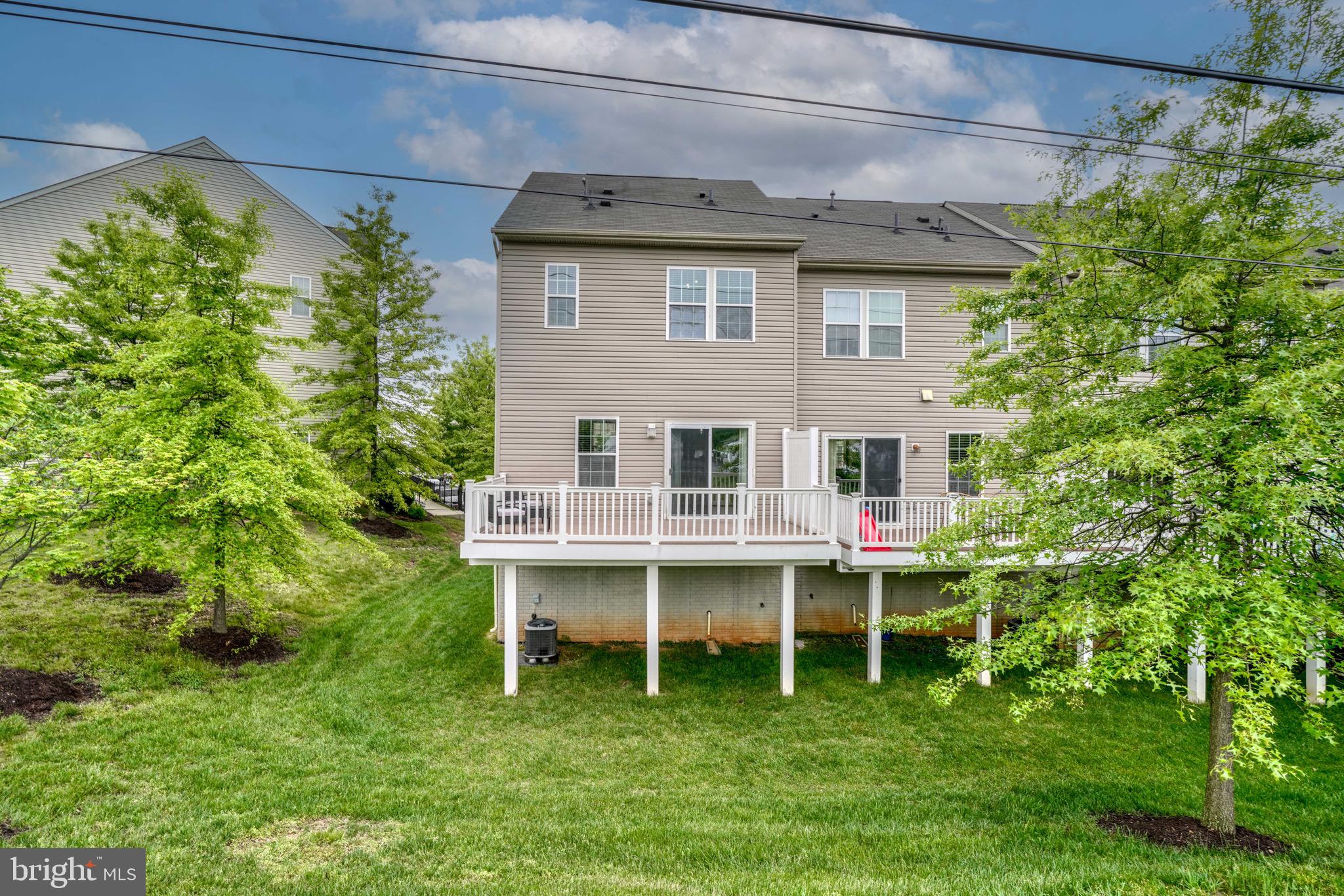 HOWARD SQUARE - Residential Lease