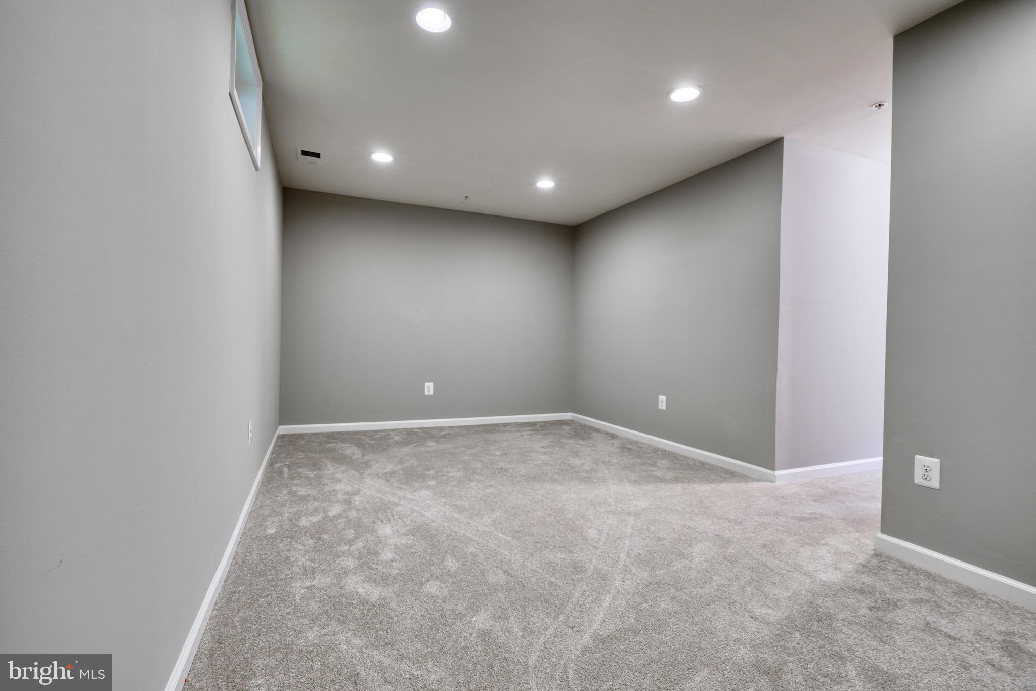 HOWARD SQUARE - Residential Lease