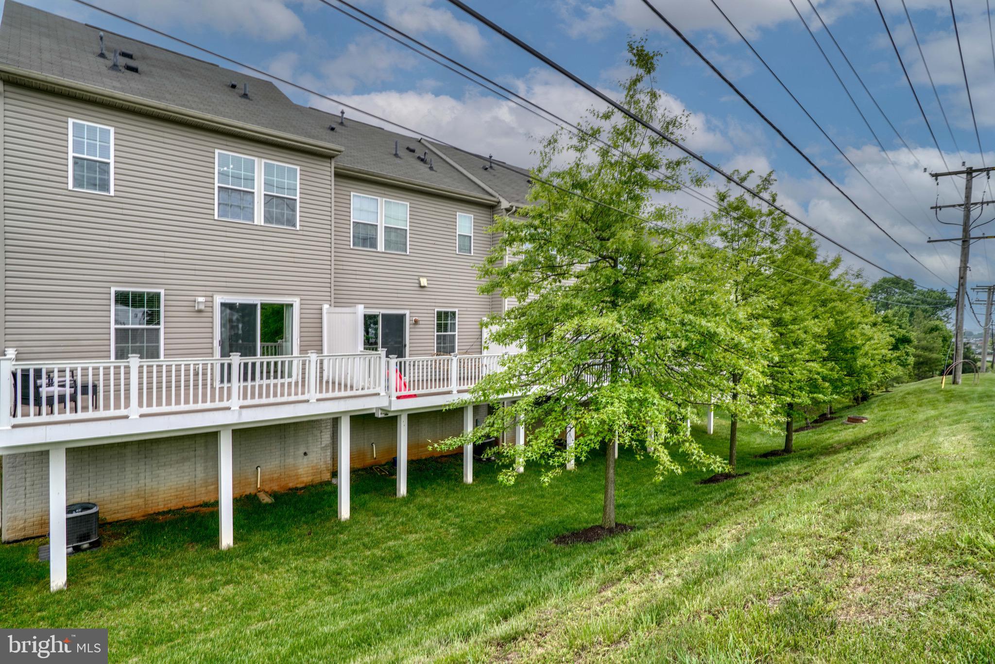 HOWARD SQUARE - Residential Lease