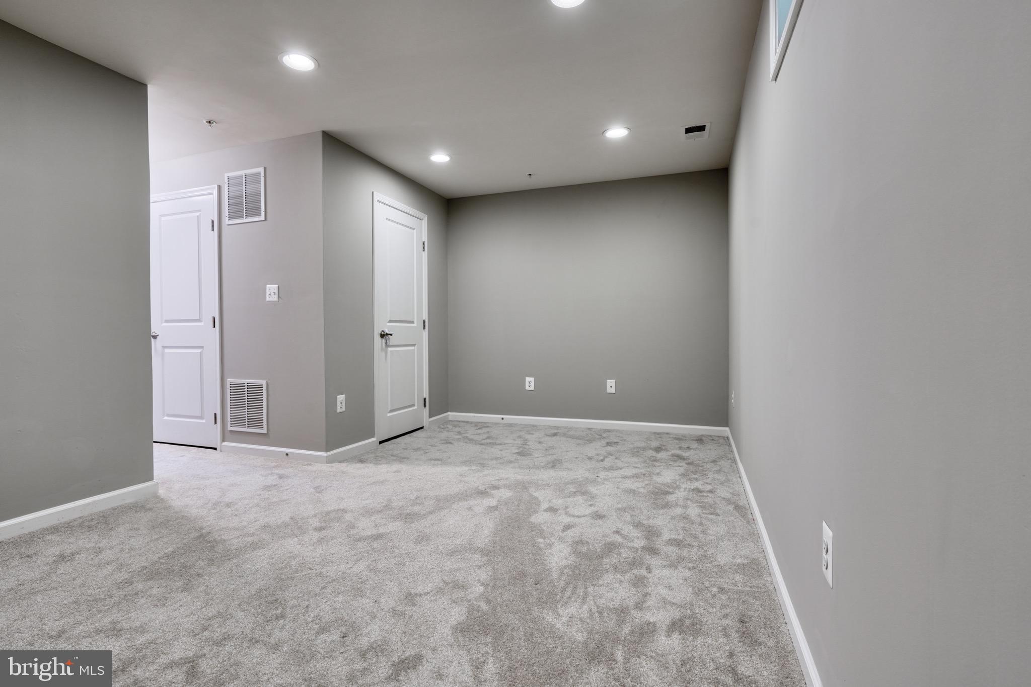 HOWARD SQUARE - Residential Lease