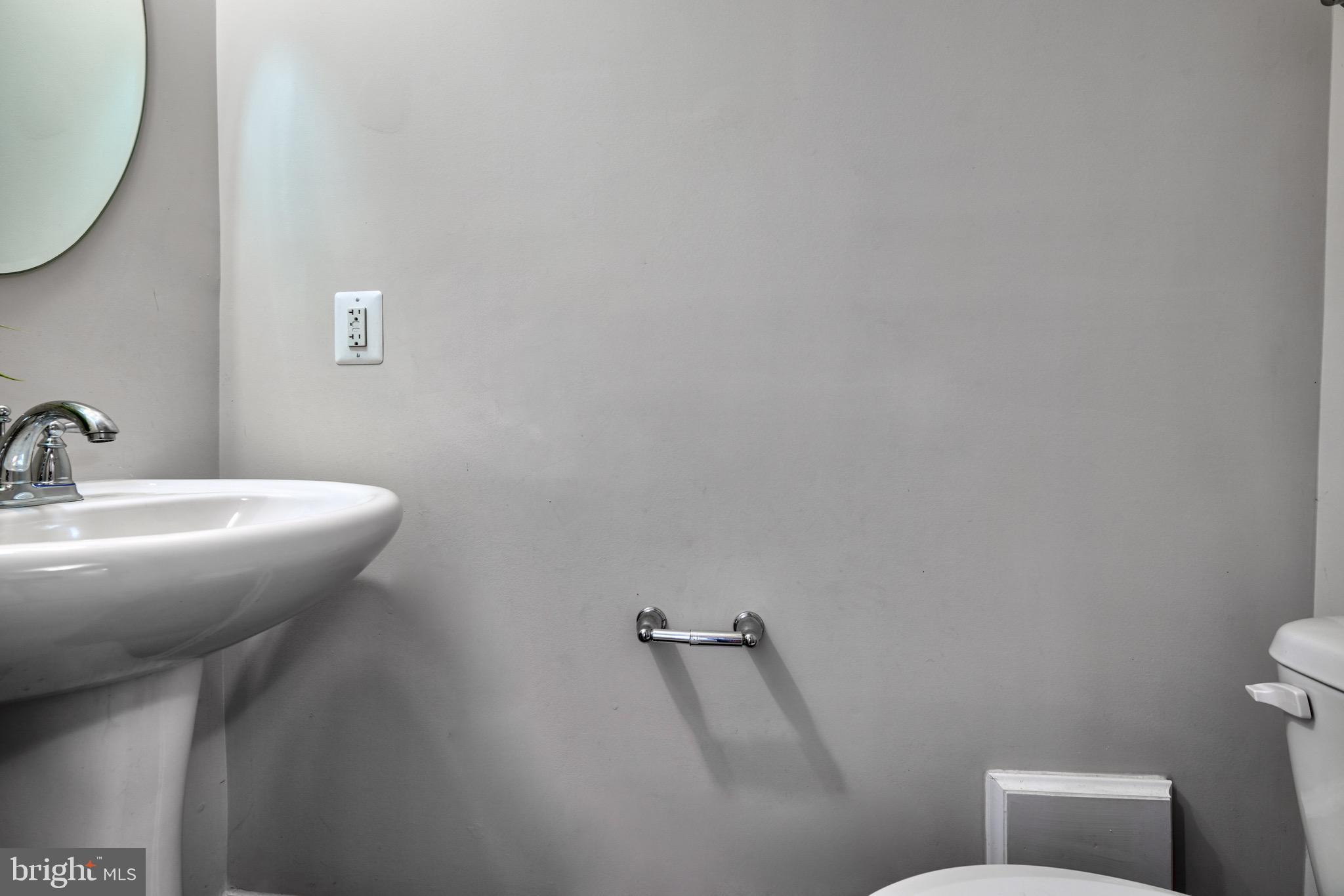 HOWARD SQUARE - Residential Lease