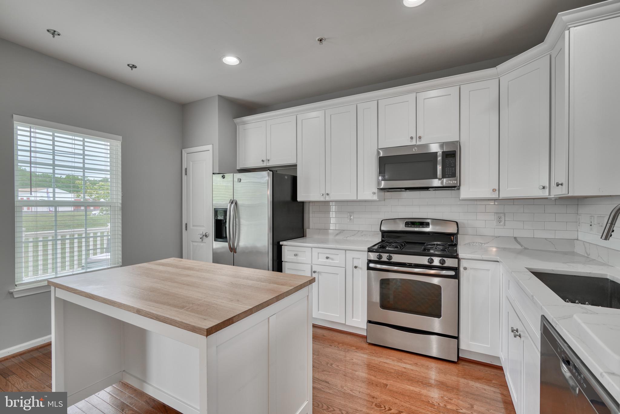 HOWARD SQUARE - Residential Lease