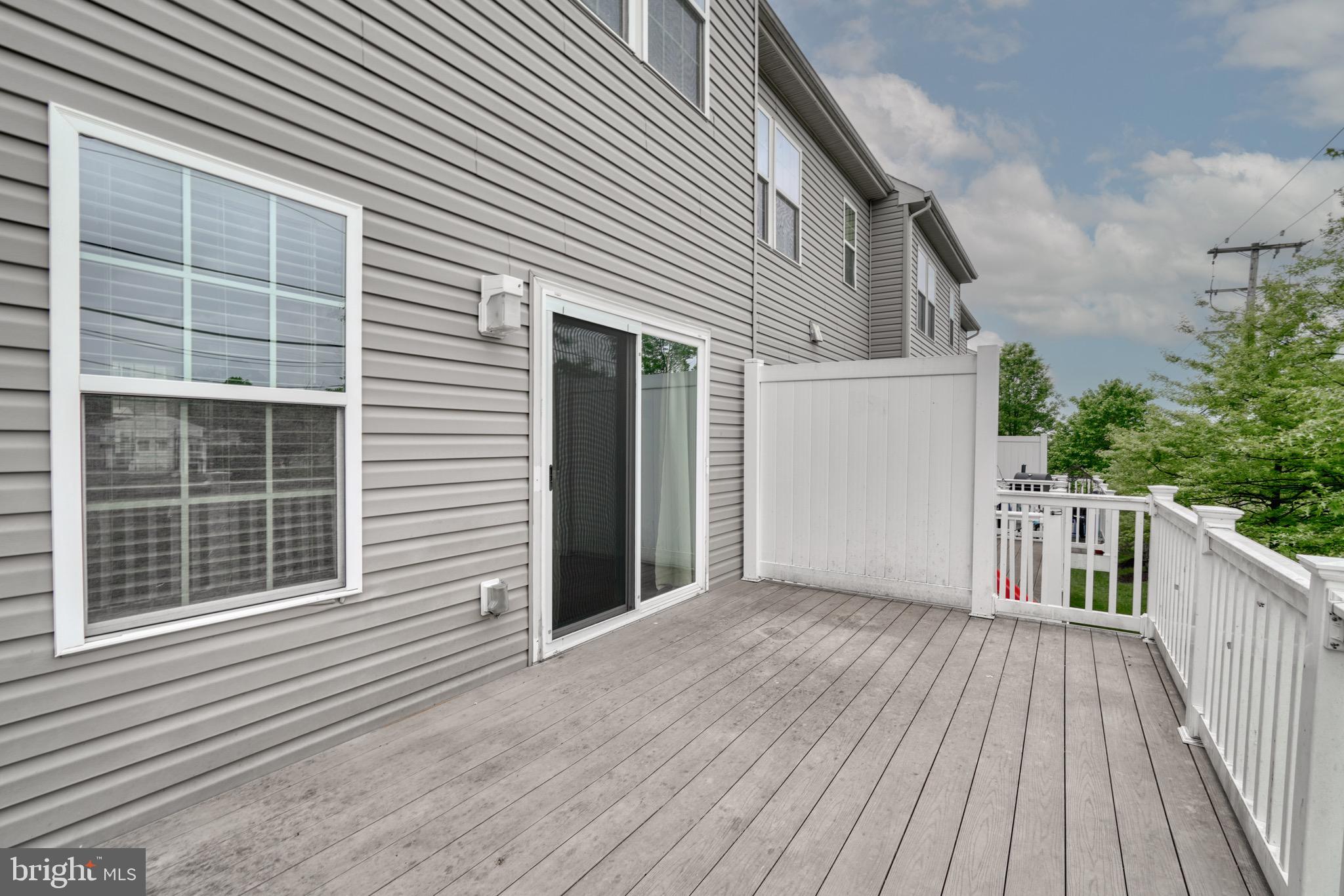 HOWARD SQUARE - Residential Lease