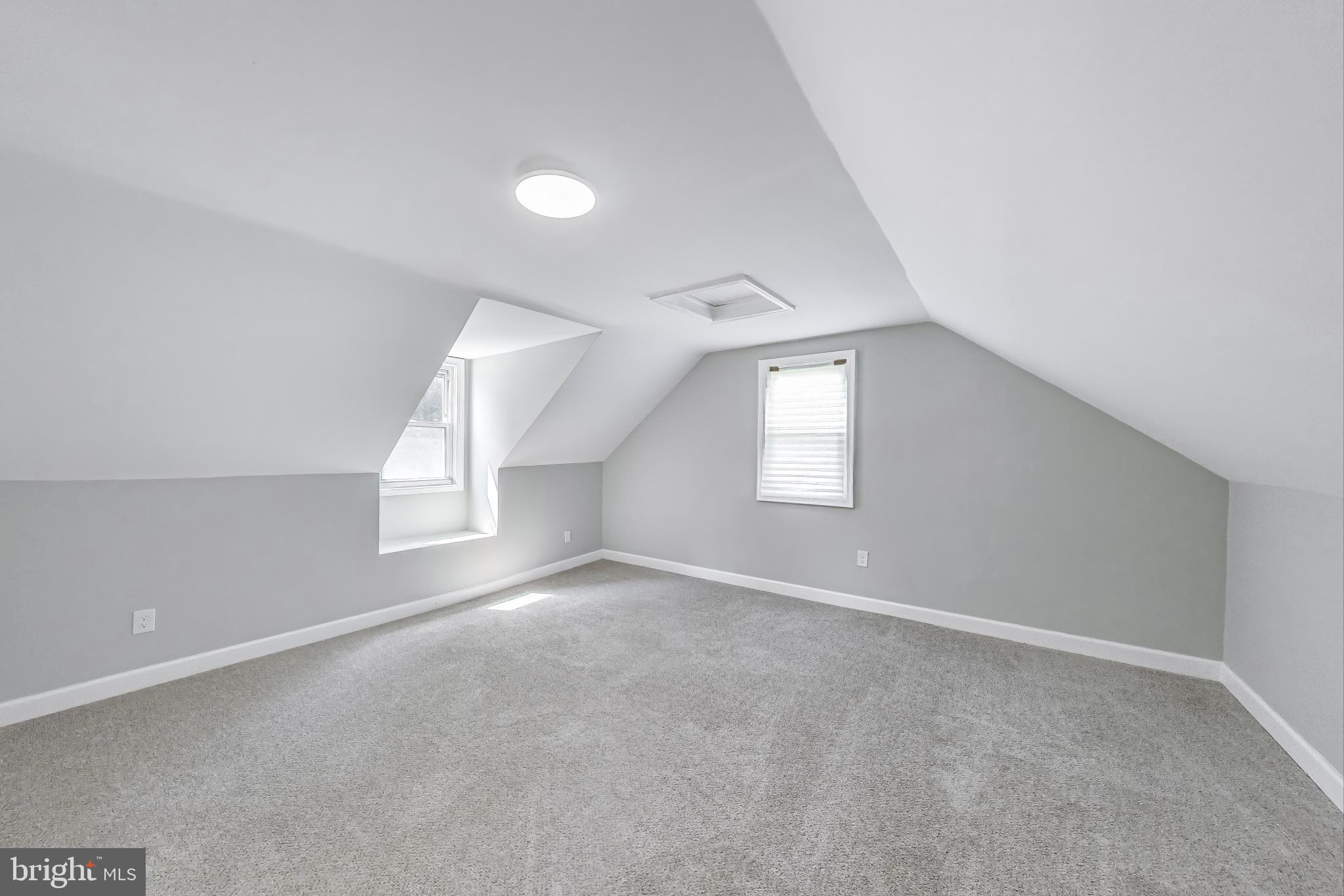 LOCHERN - Residential