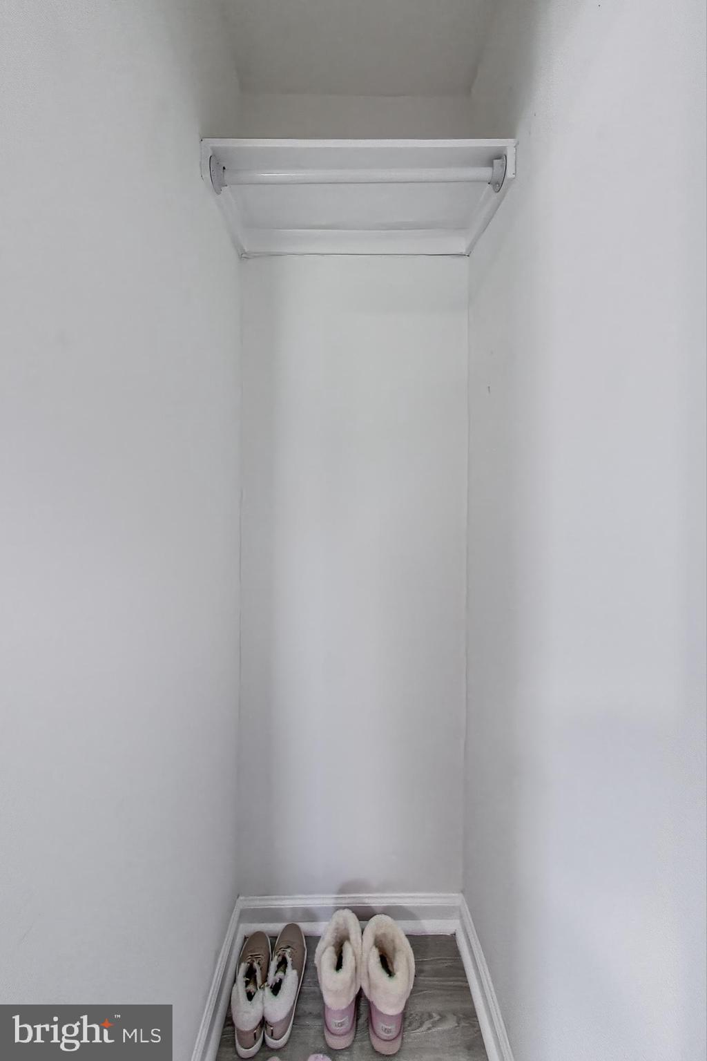 LOCHERN - Residential