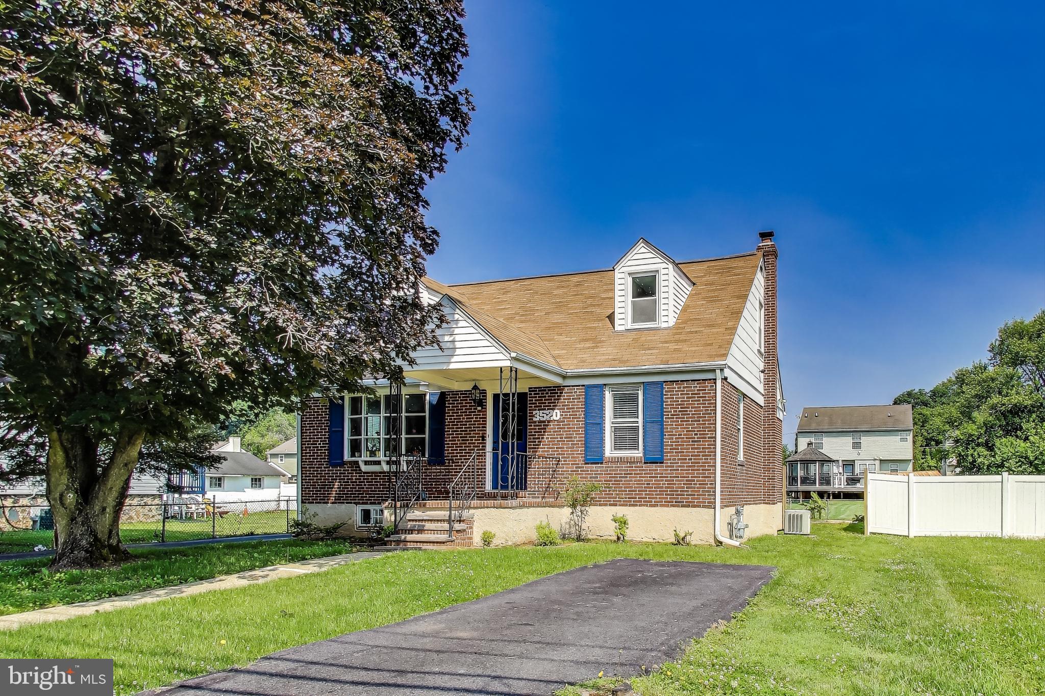 LOCHERN - Residential