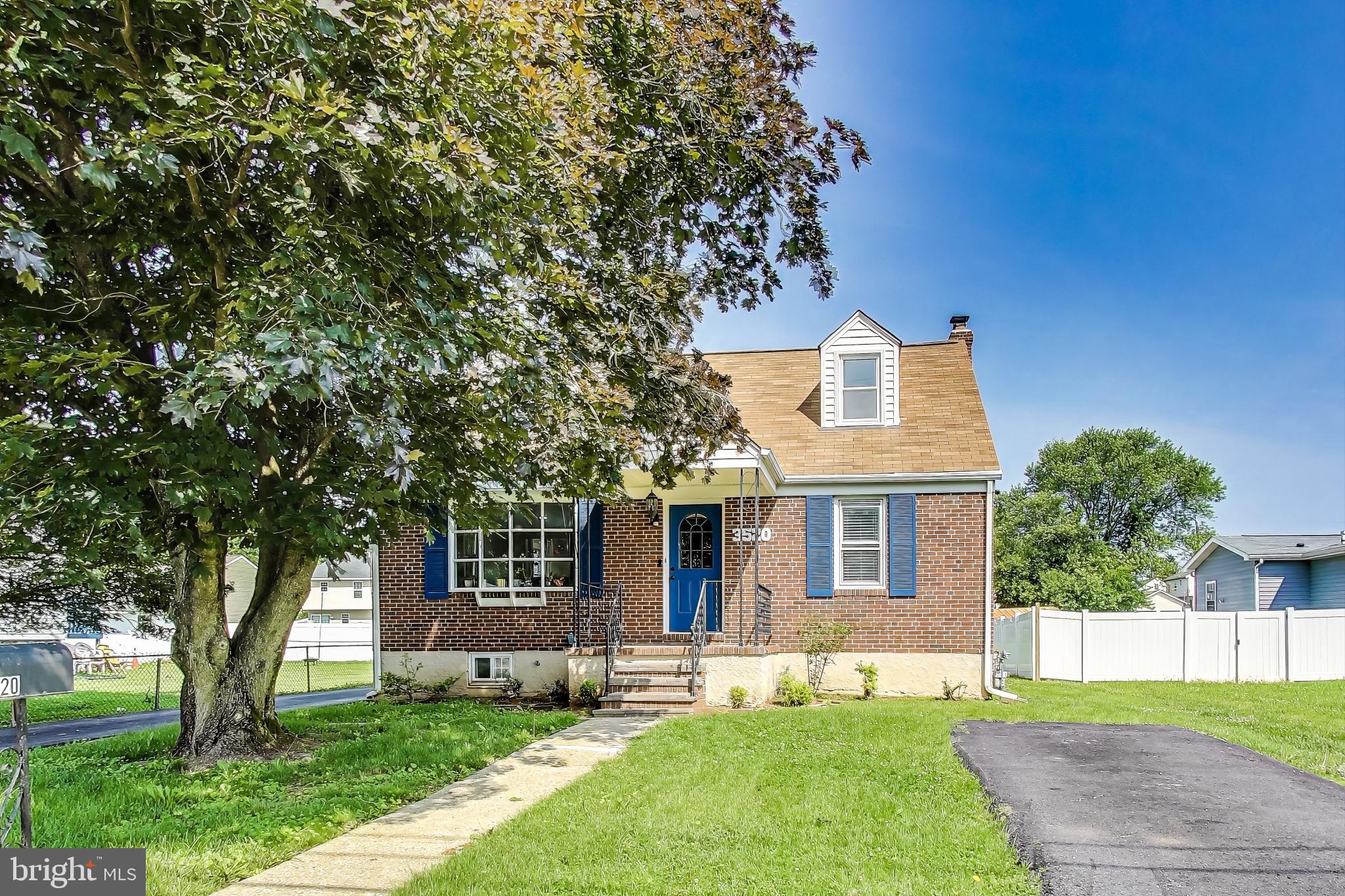 LOCHERN - Residential