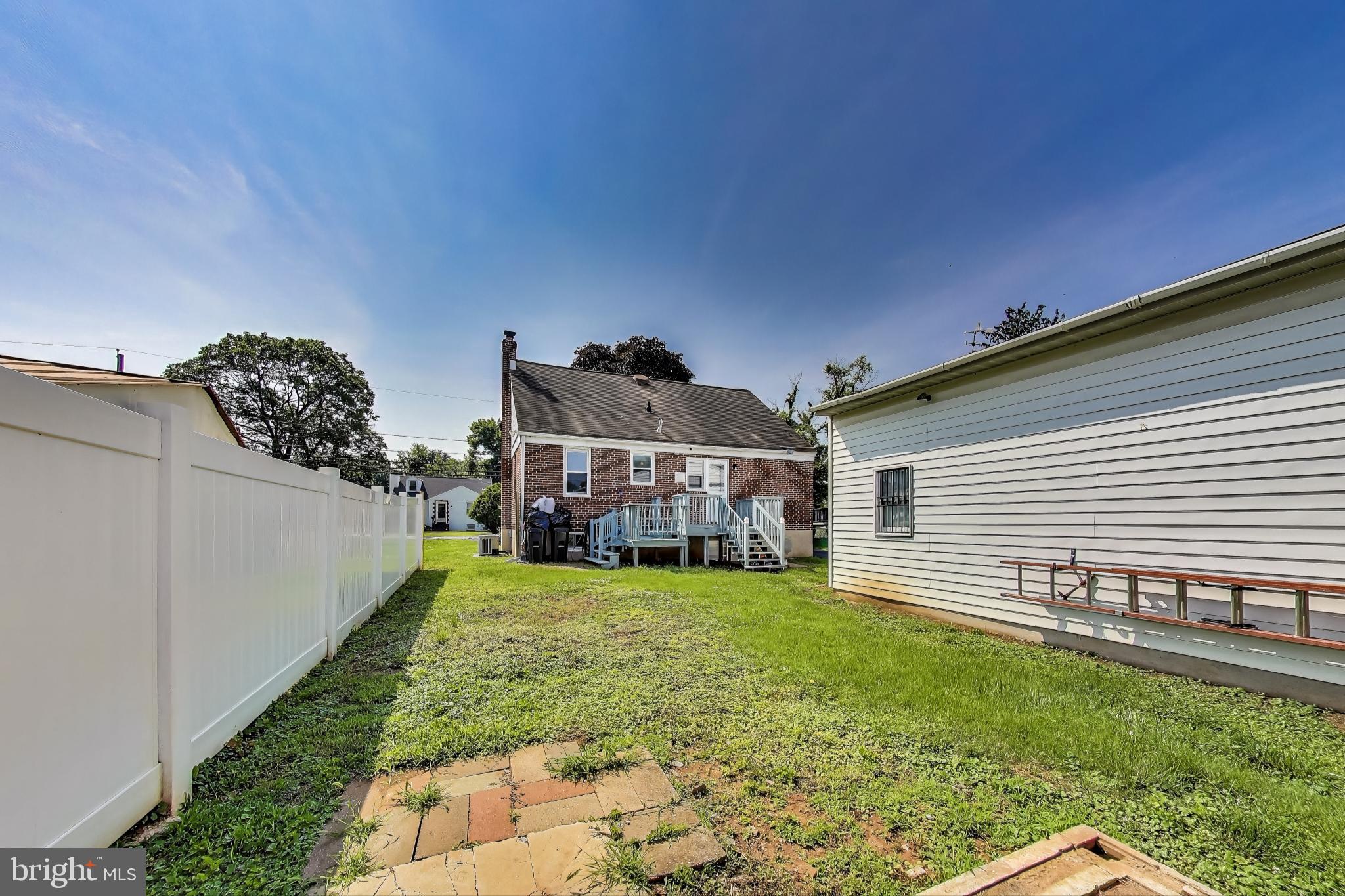 LOCHERN - Residential