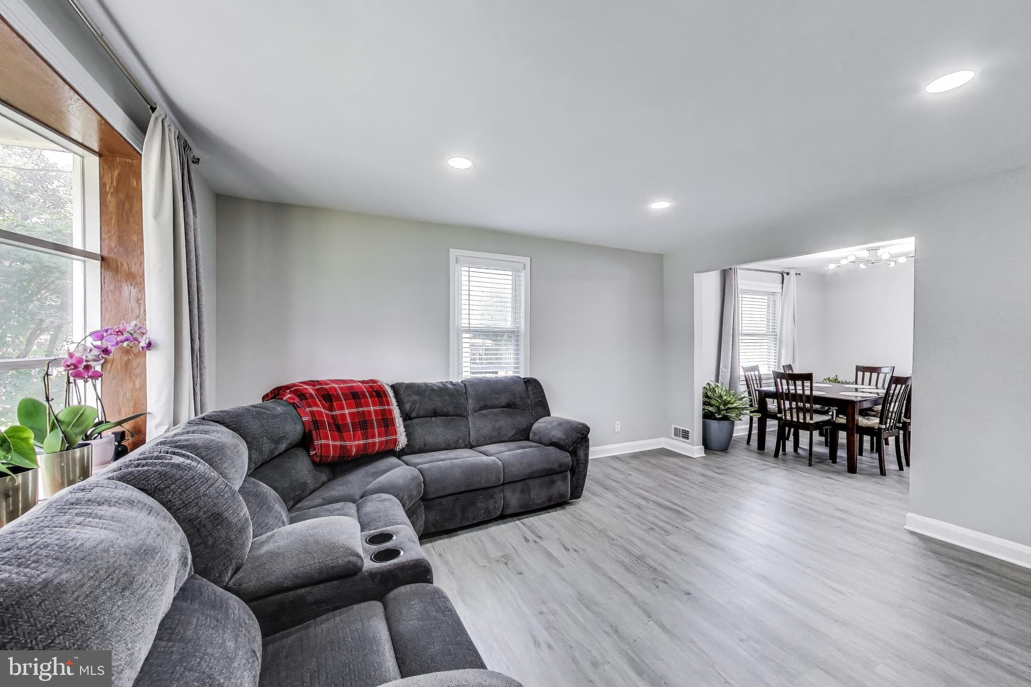 LOCHERN - Residential