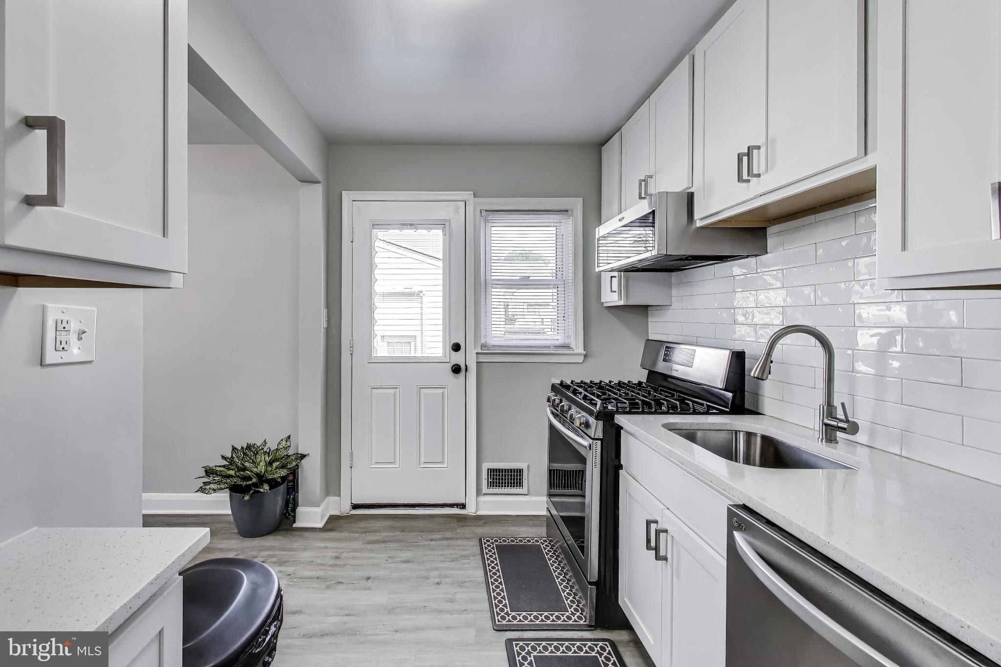 LOCHERN - Residential